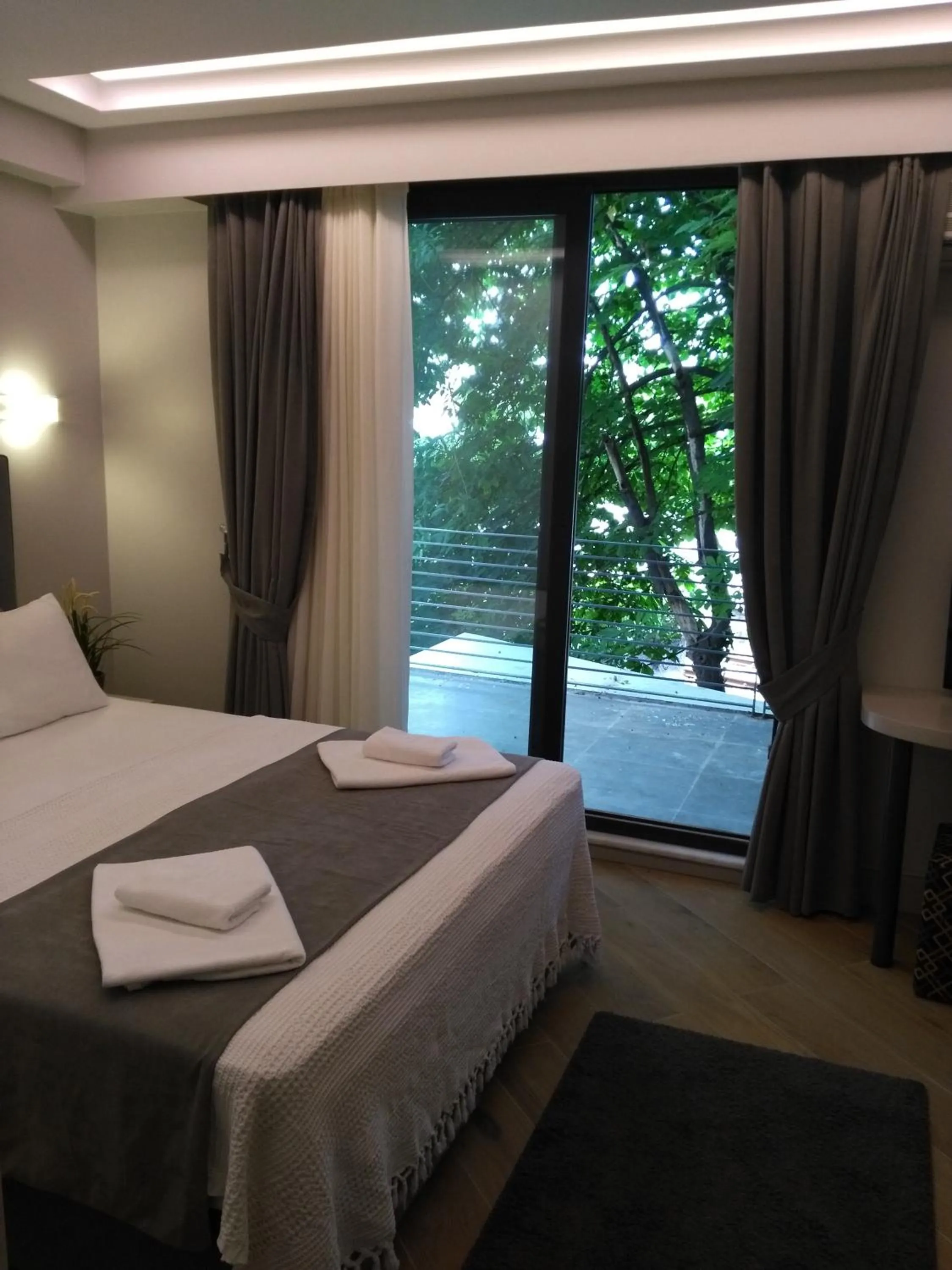 Bed in KONAK BELLA 3