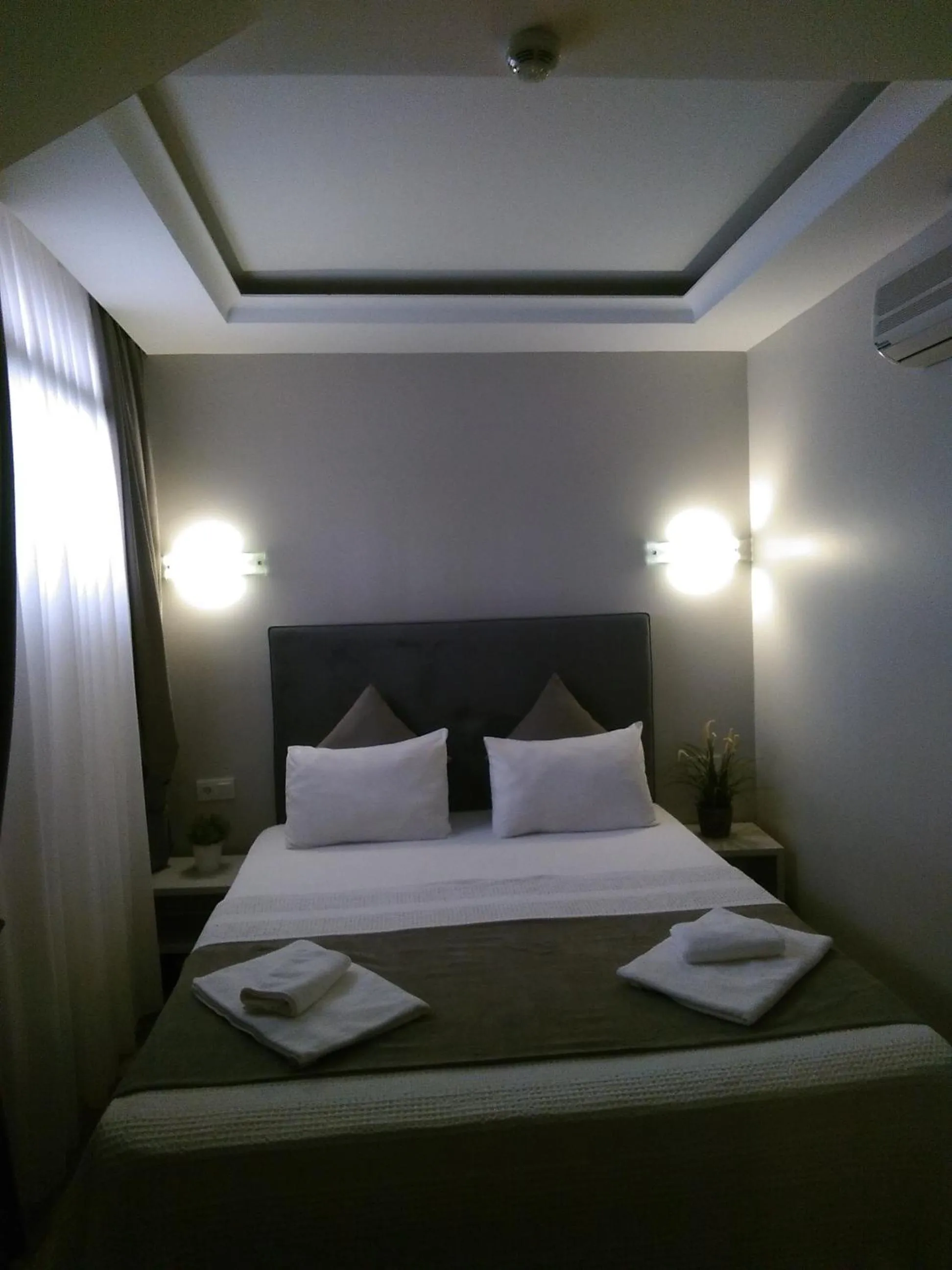 Bed in KONAK BELLA 3