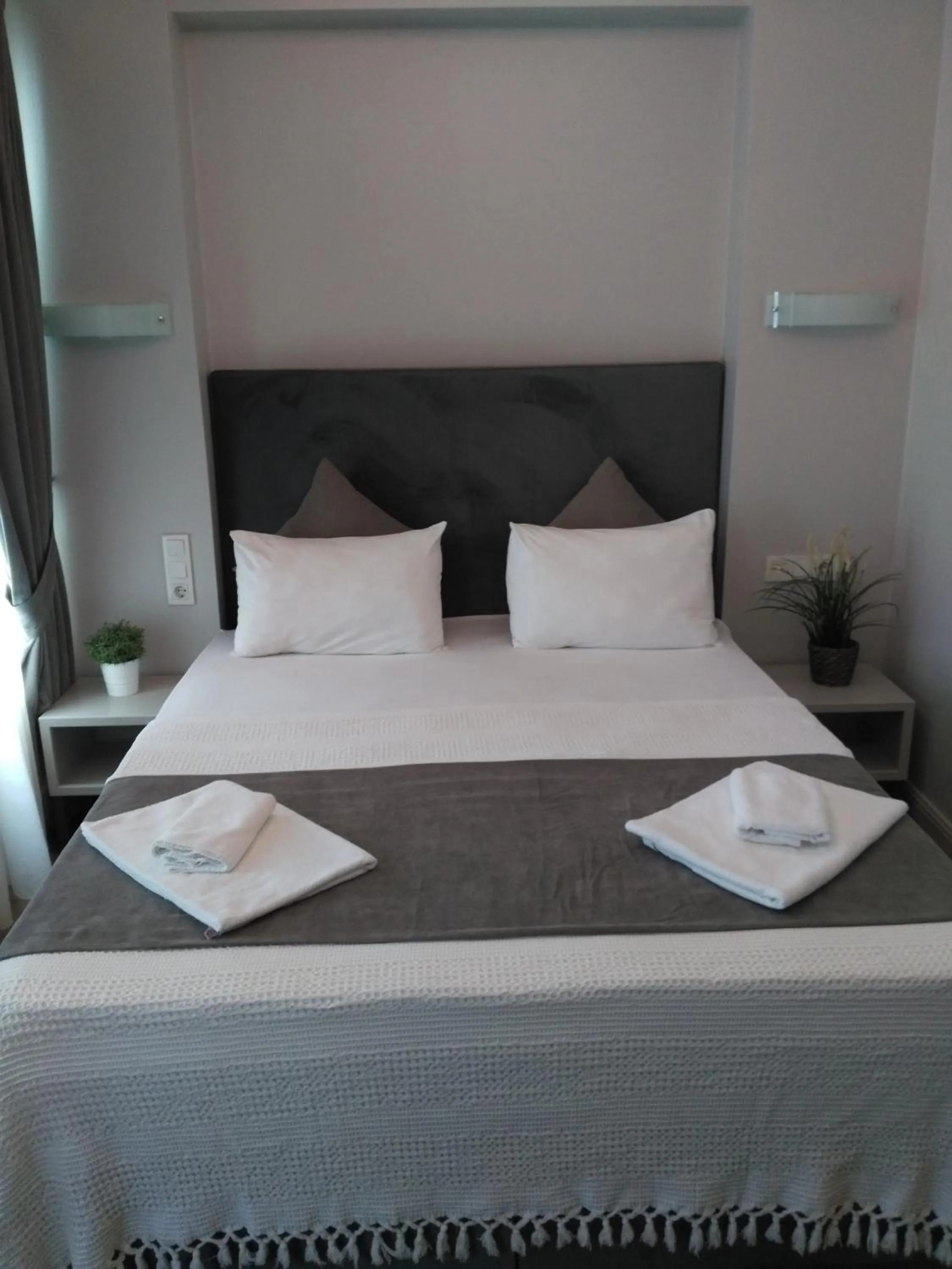 Bed in KONAK BELLA 3