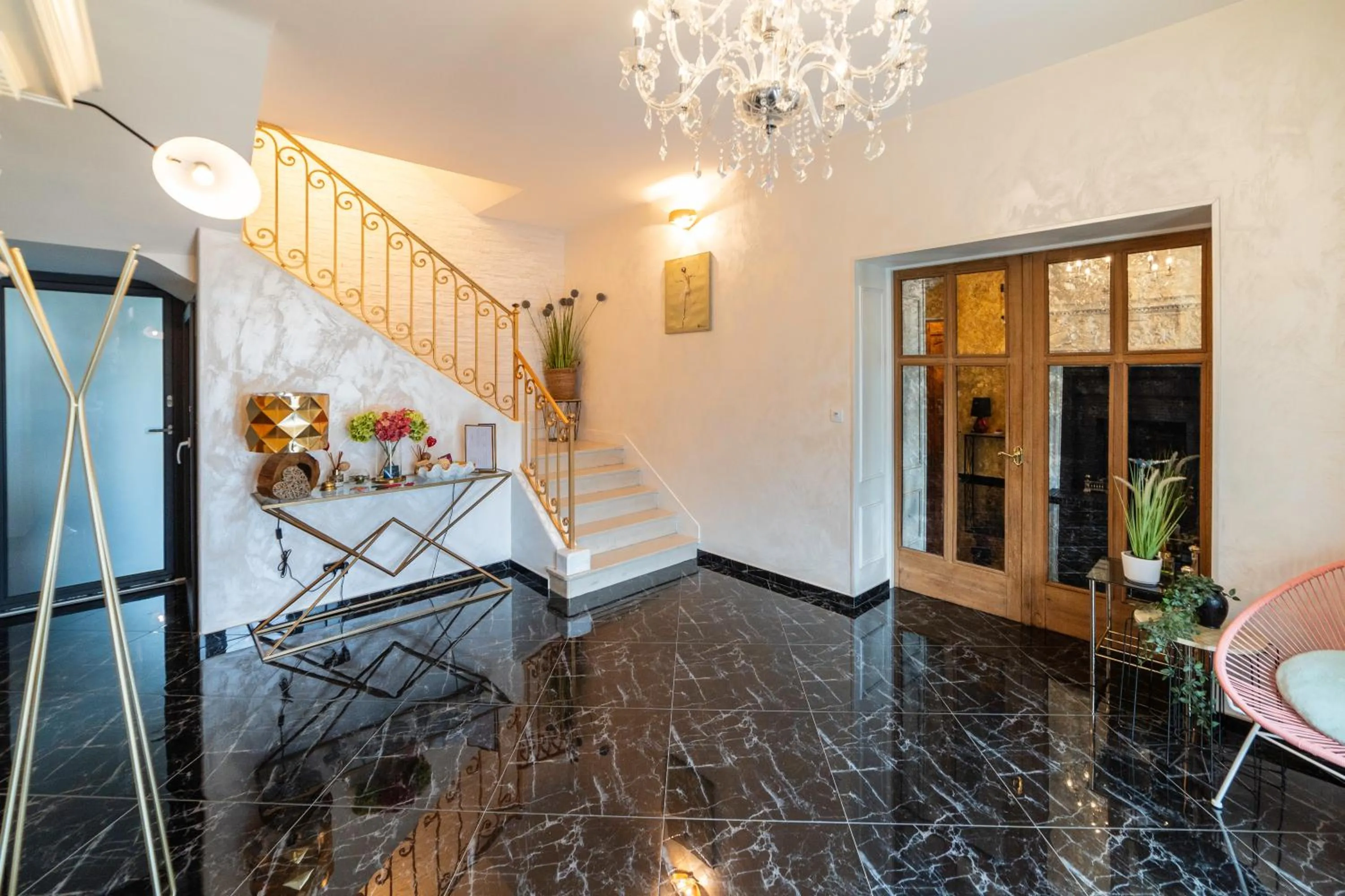 Facade/entrance in Les Étoiles