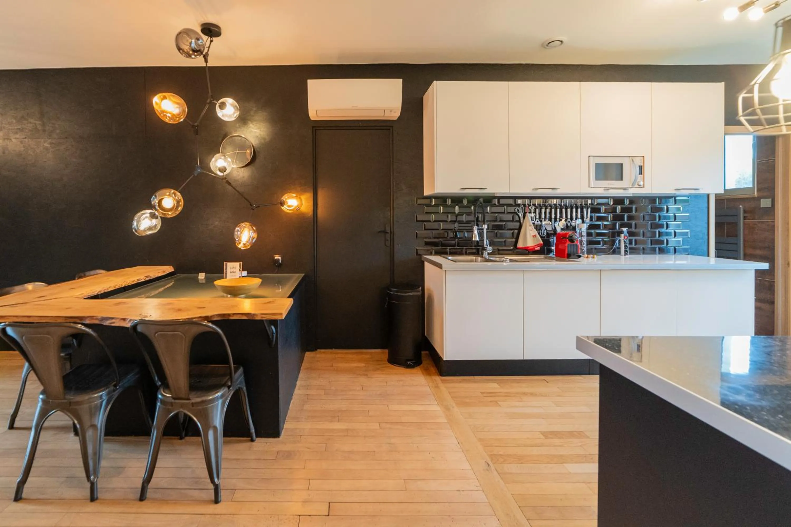 air conditioner in Les Étoiles