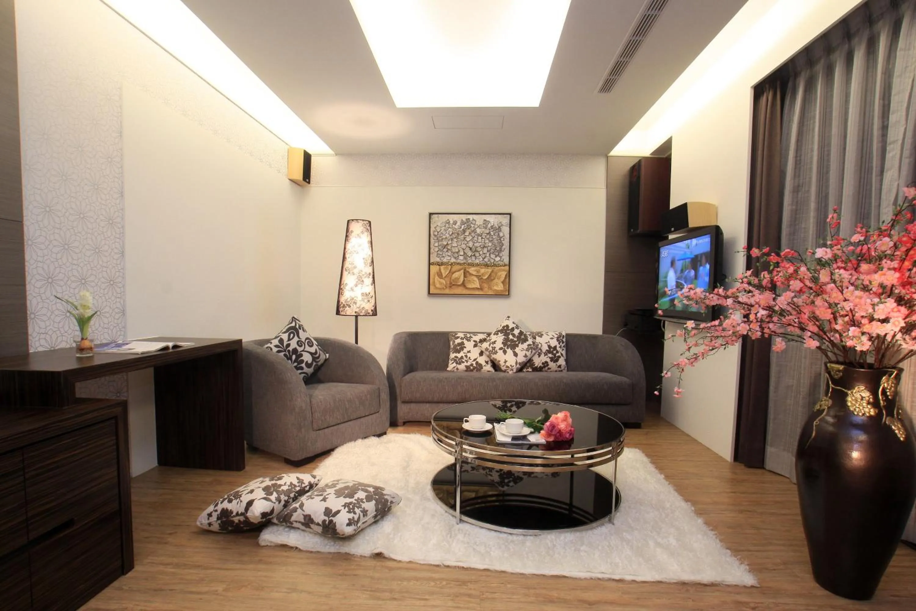 Seating area in Spring Fountain Hotel