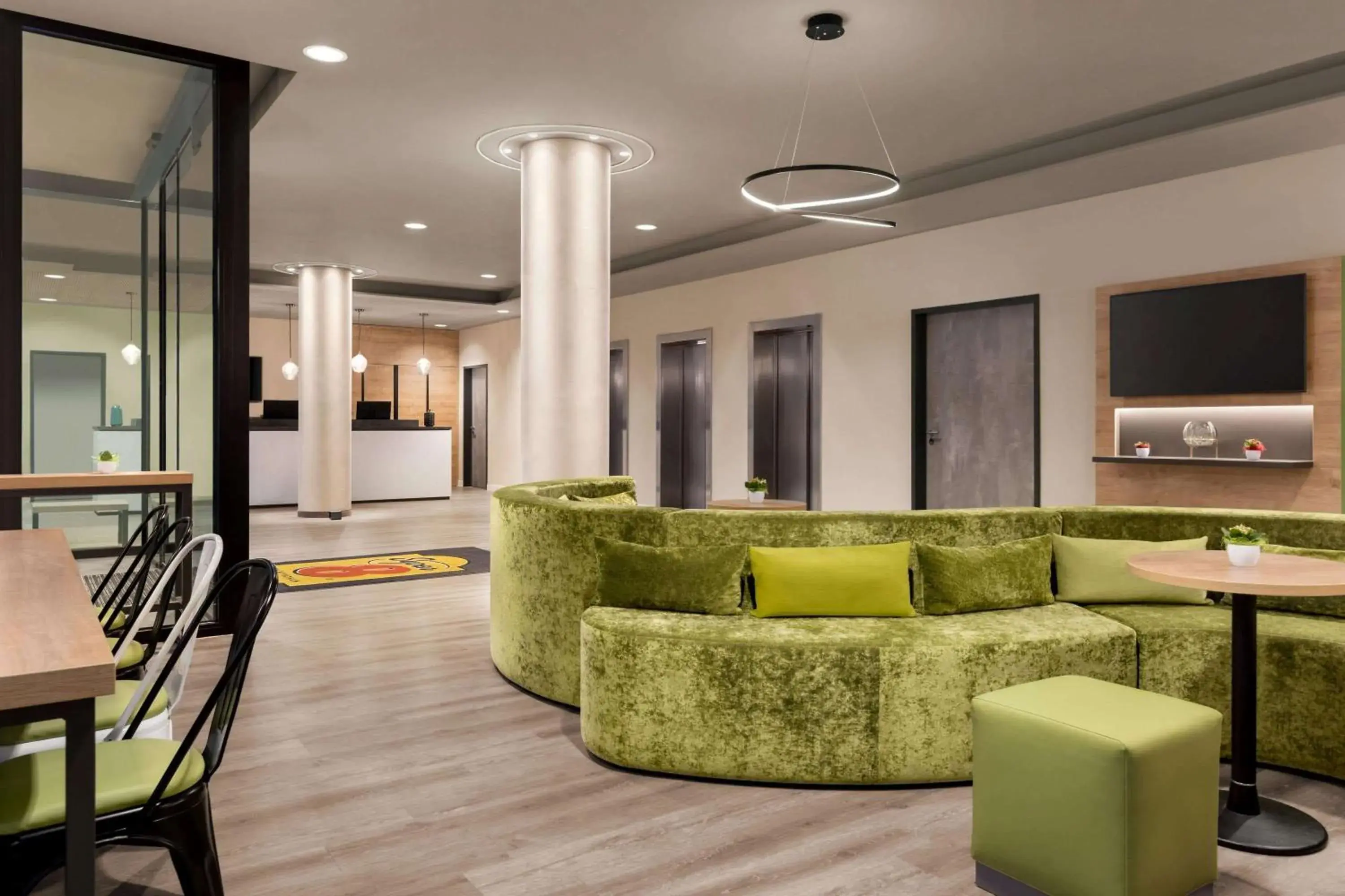 Lobby or reception in Super 8 by Wyndham Hamburg Mitte Lobby or reception in Super 8 by Wyndham Hamburg Mitte
