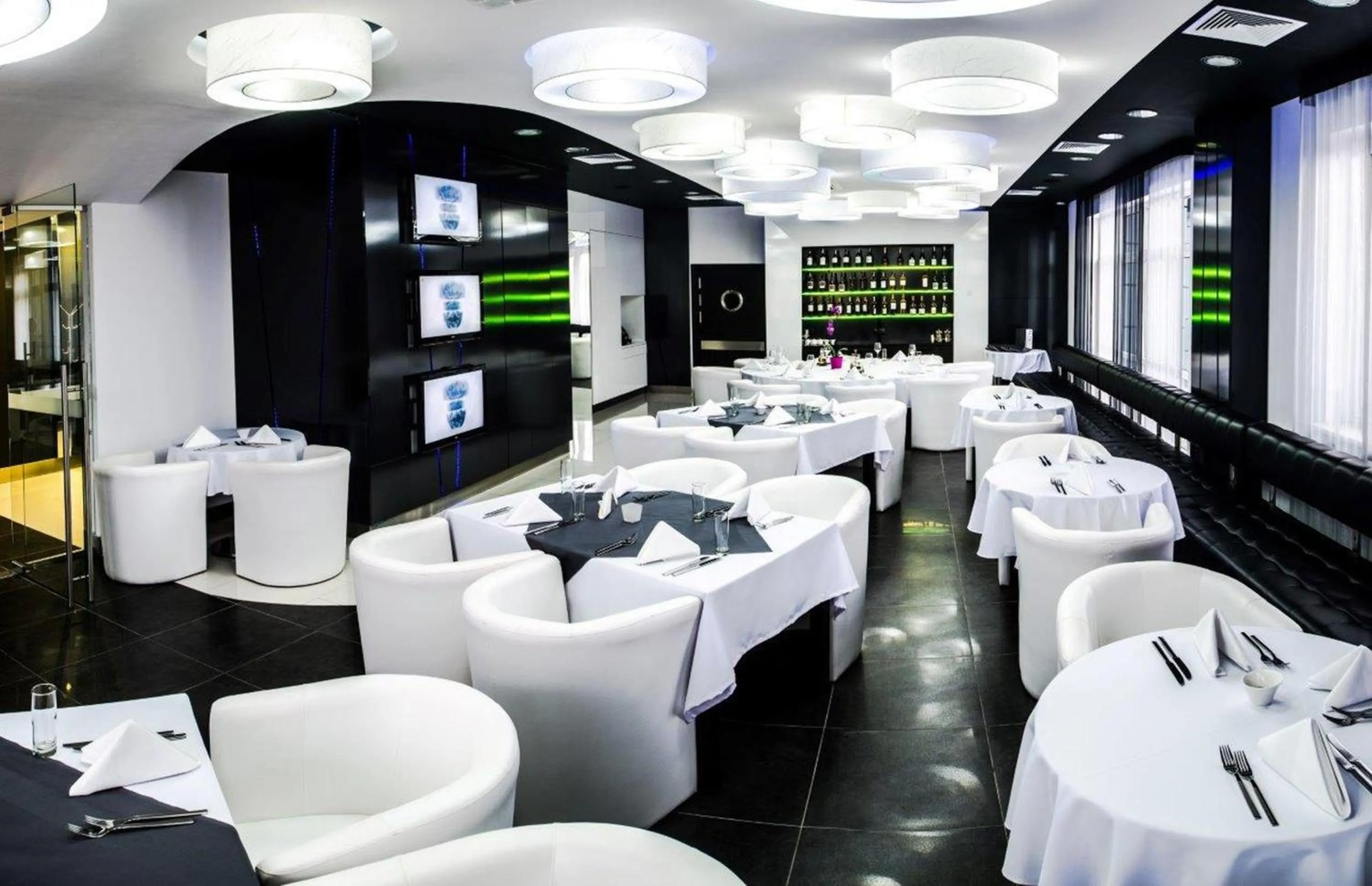 Restaurant/places to eat in Hotel Grafit