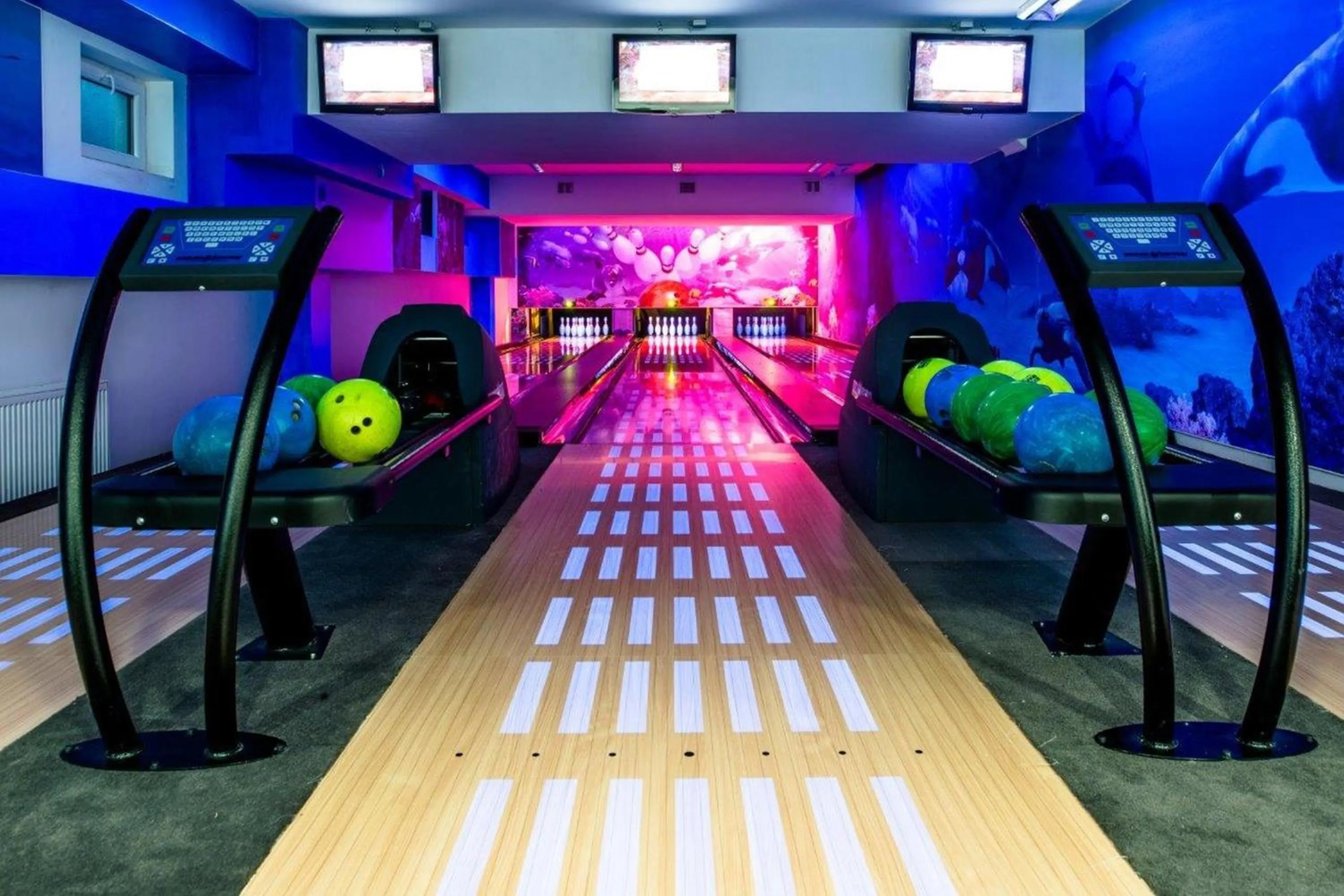 Bowling in Hotel Grafit