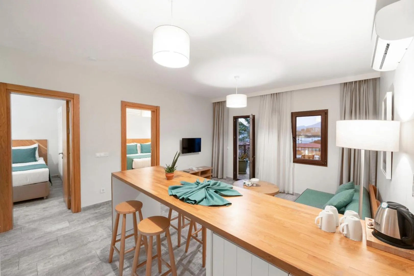 TV and multimedia, Bed in Dorman Suites