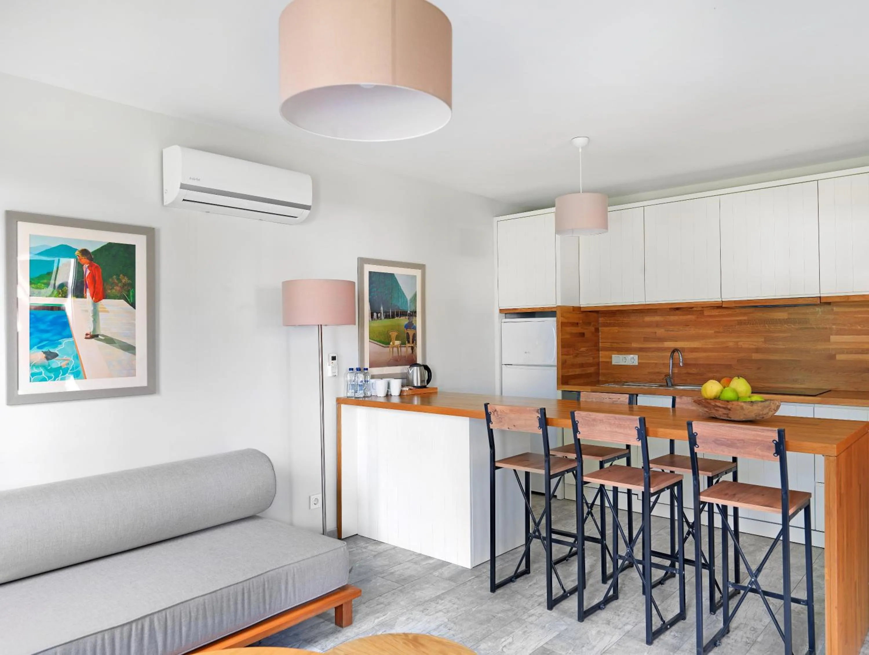 Kitchen or kitchenette in Dorman Suites