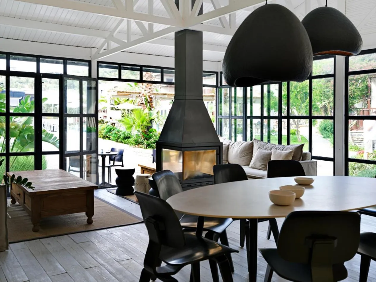 Lounge or bar in Dorman Suites