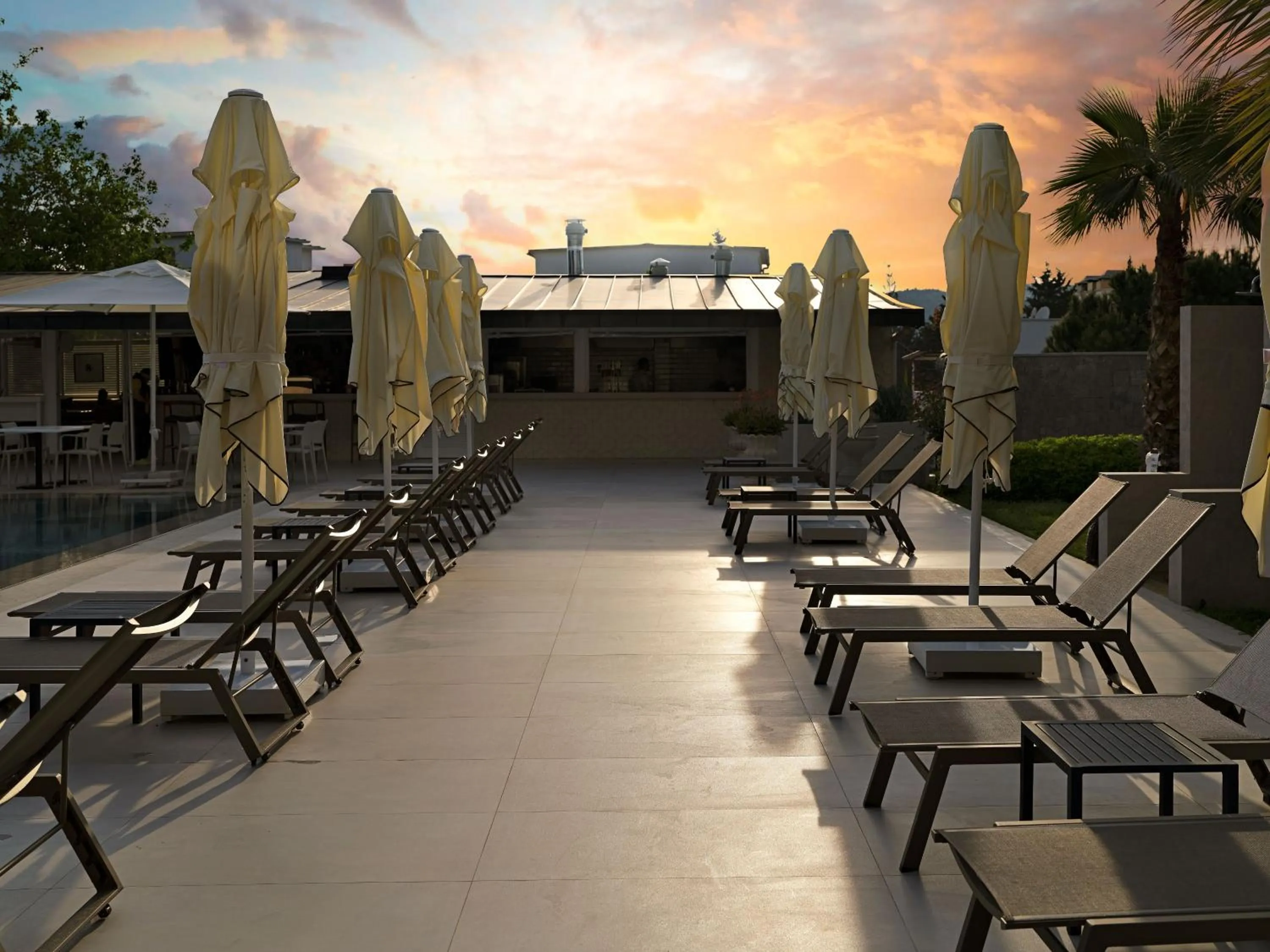 Sunset in Dorman Suites