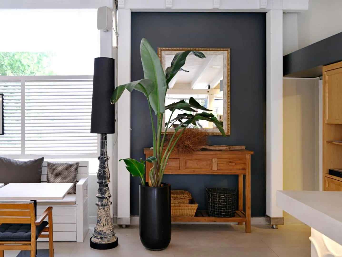 Restaurant/places to eat in Dorman Suites