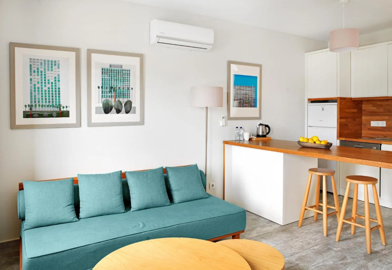 Kitchen or kitchenette in Dorman Suites