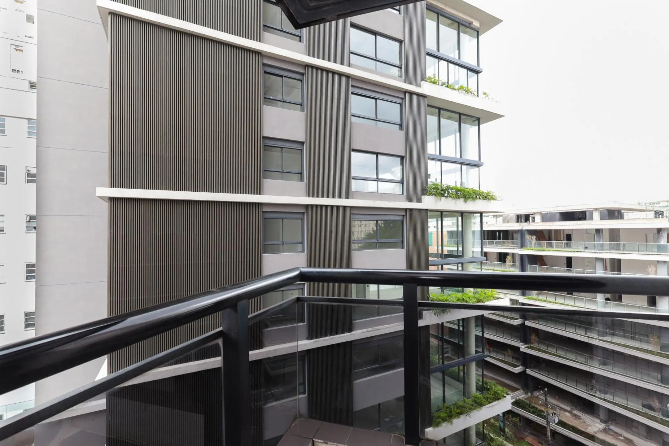 Day in H4 Hotel Opera Jardins