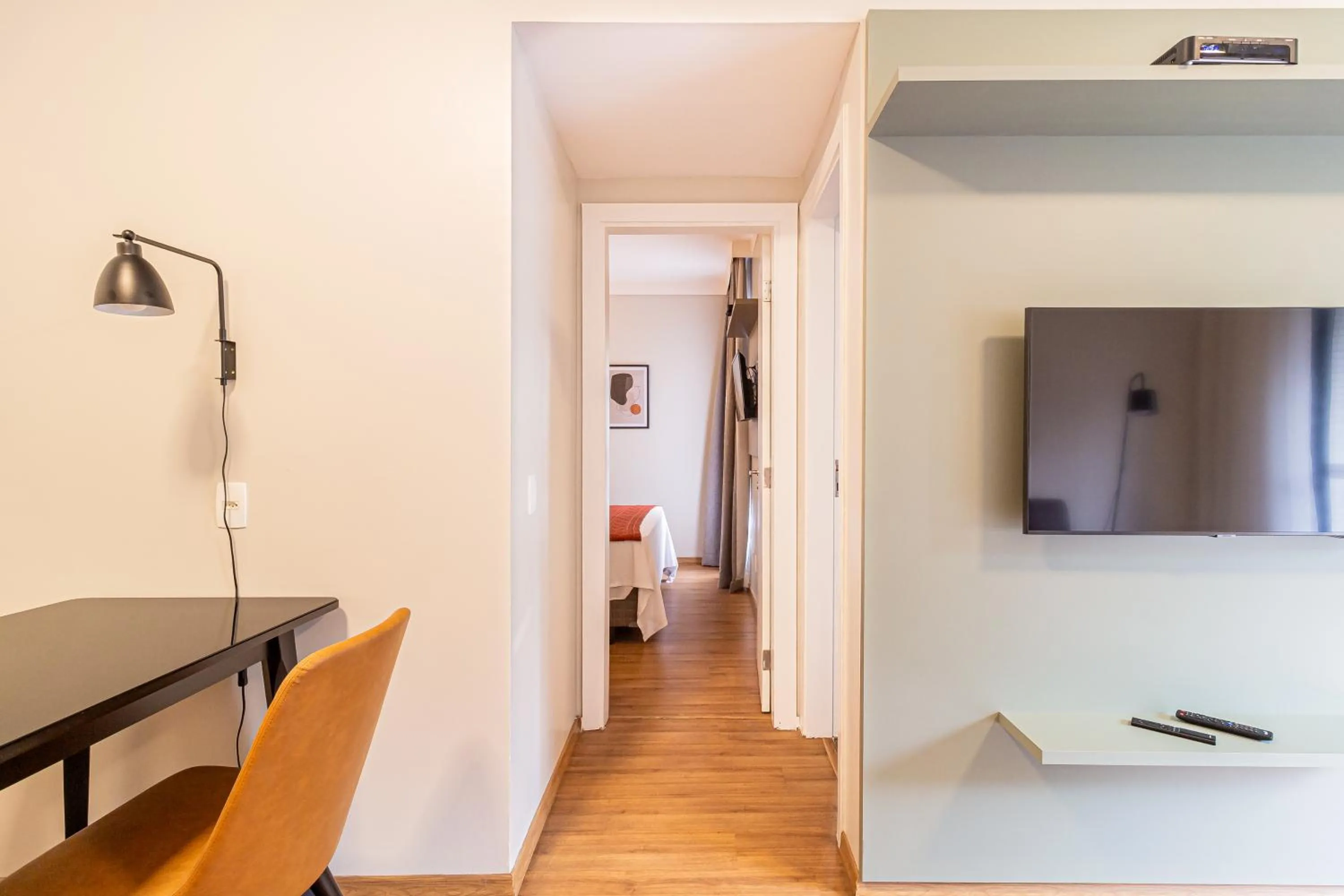 TV and multimedia in H4 Hotel Opera Jardins