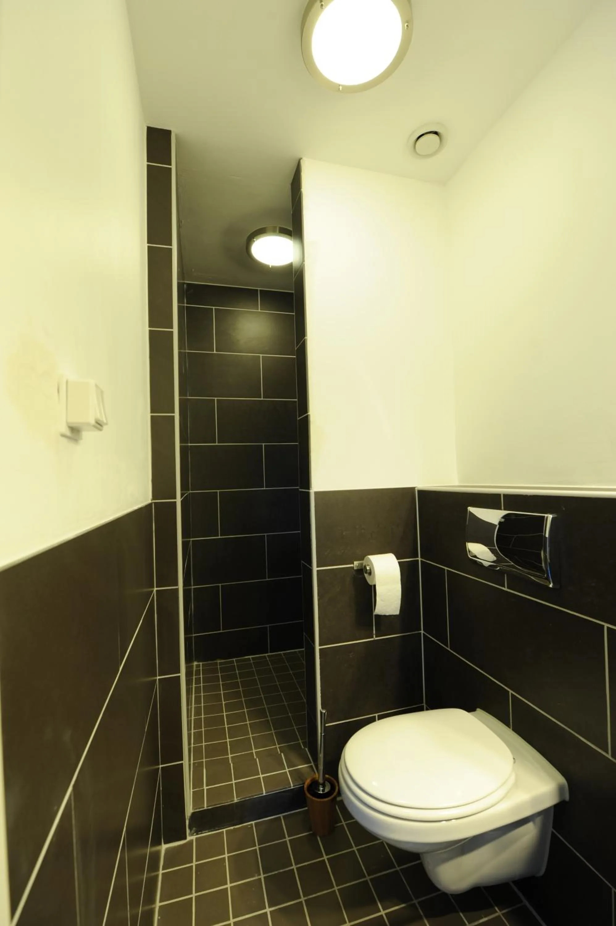 Bathroom in The Green Tunnel