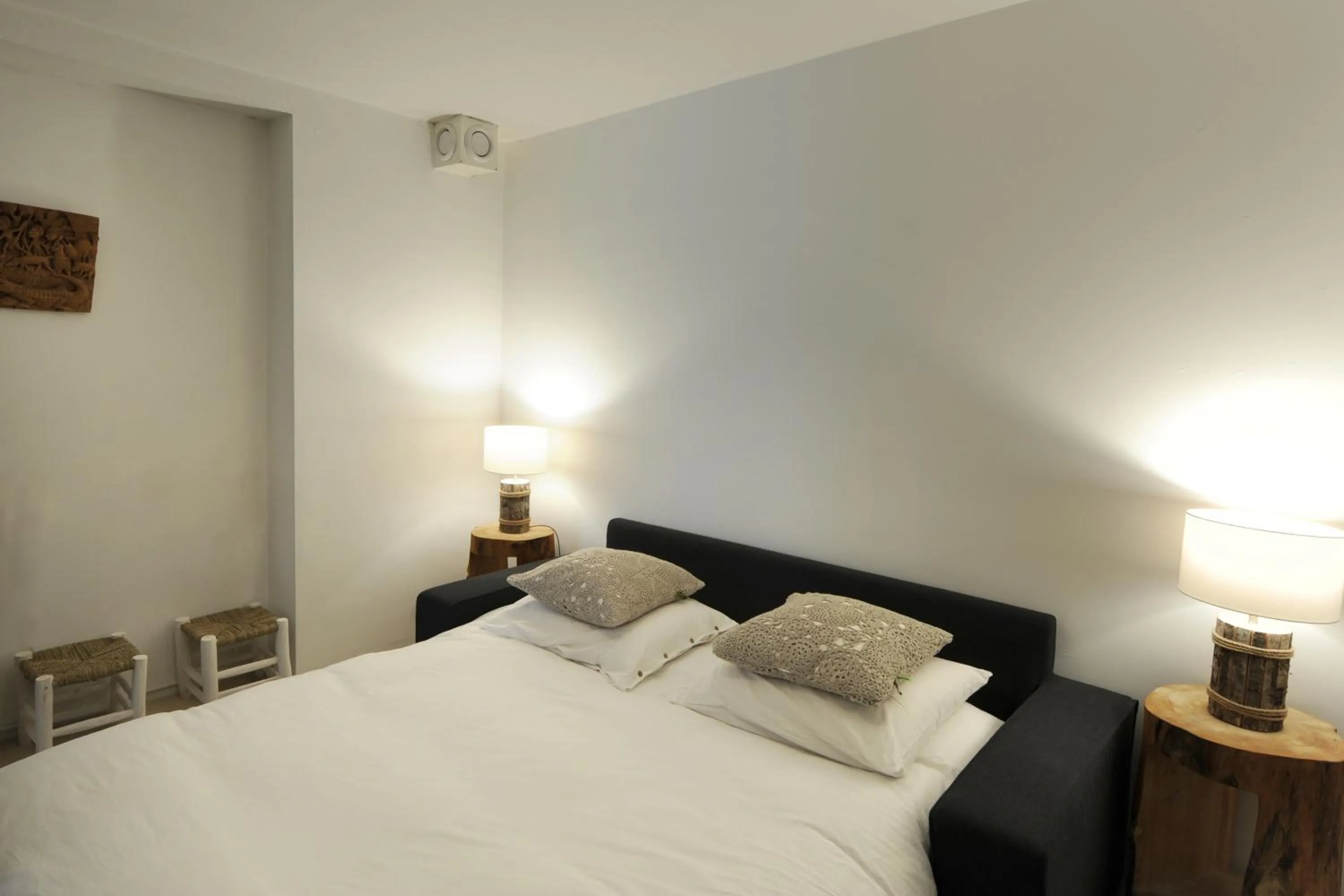 Photo of the whole room, Bed in The Green Tunnel