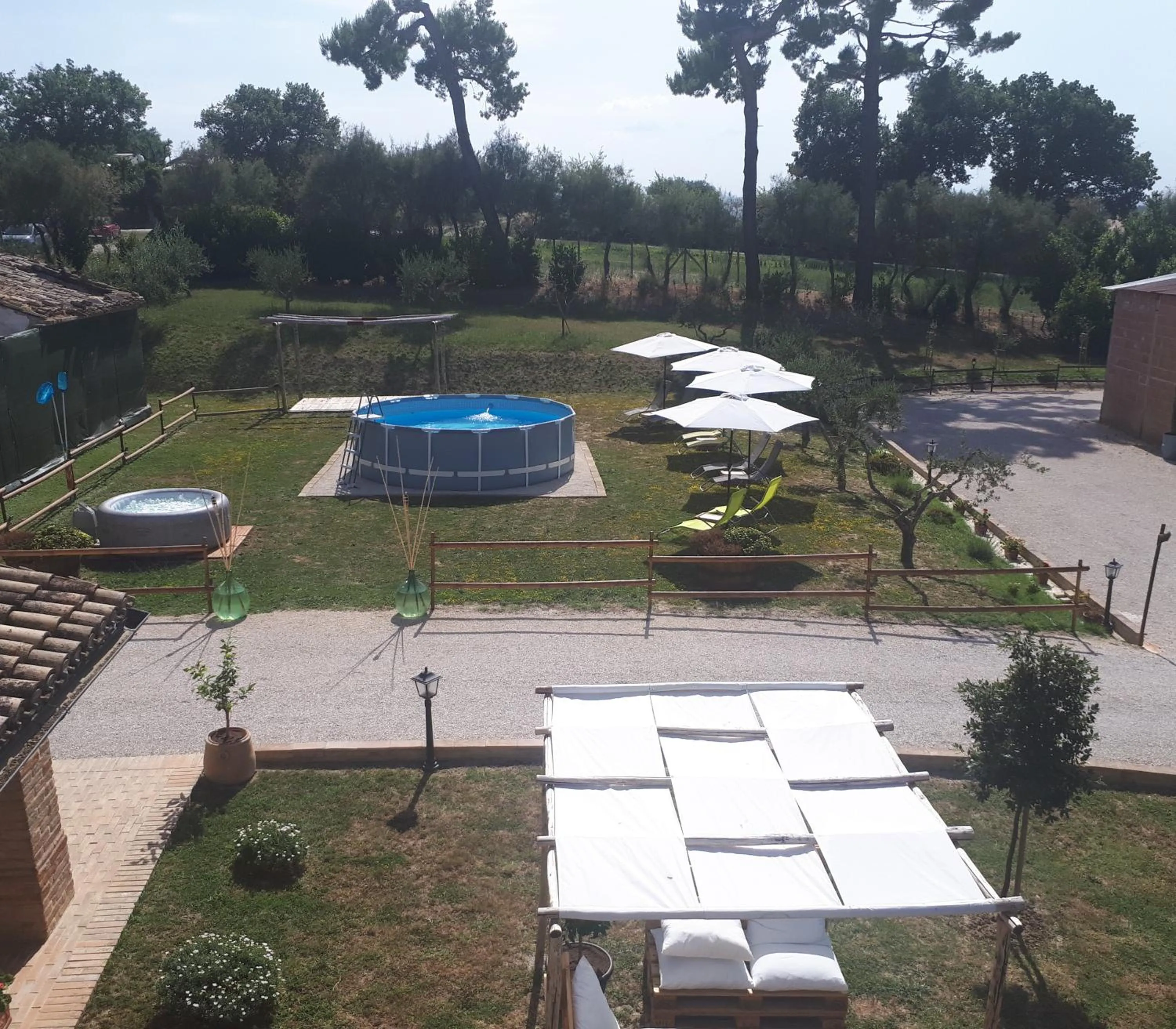 Hot Tub in B&B I Pini Di Storaco