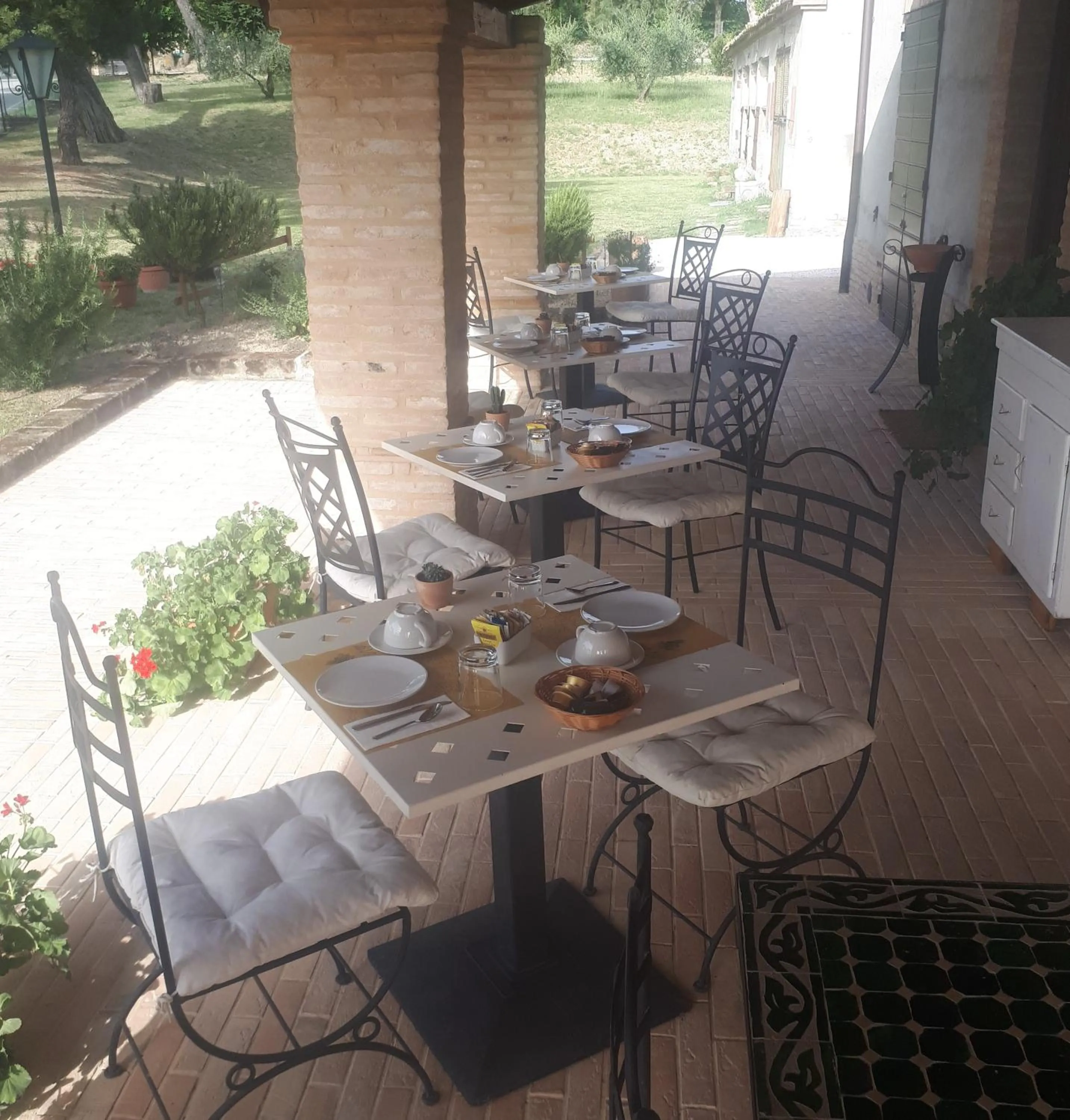 Patio in B&B I Pini Di Storaco