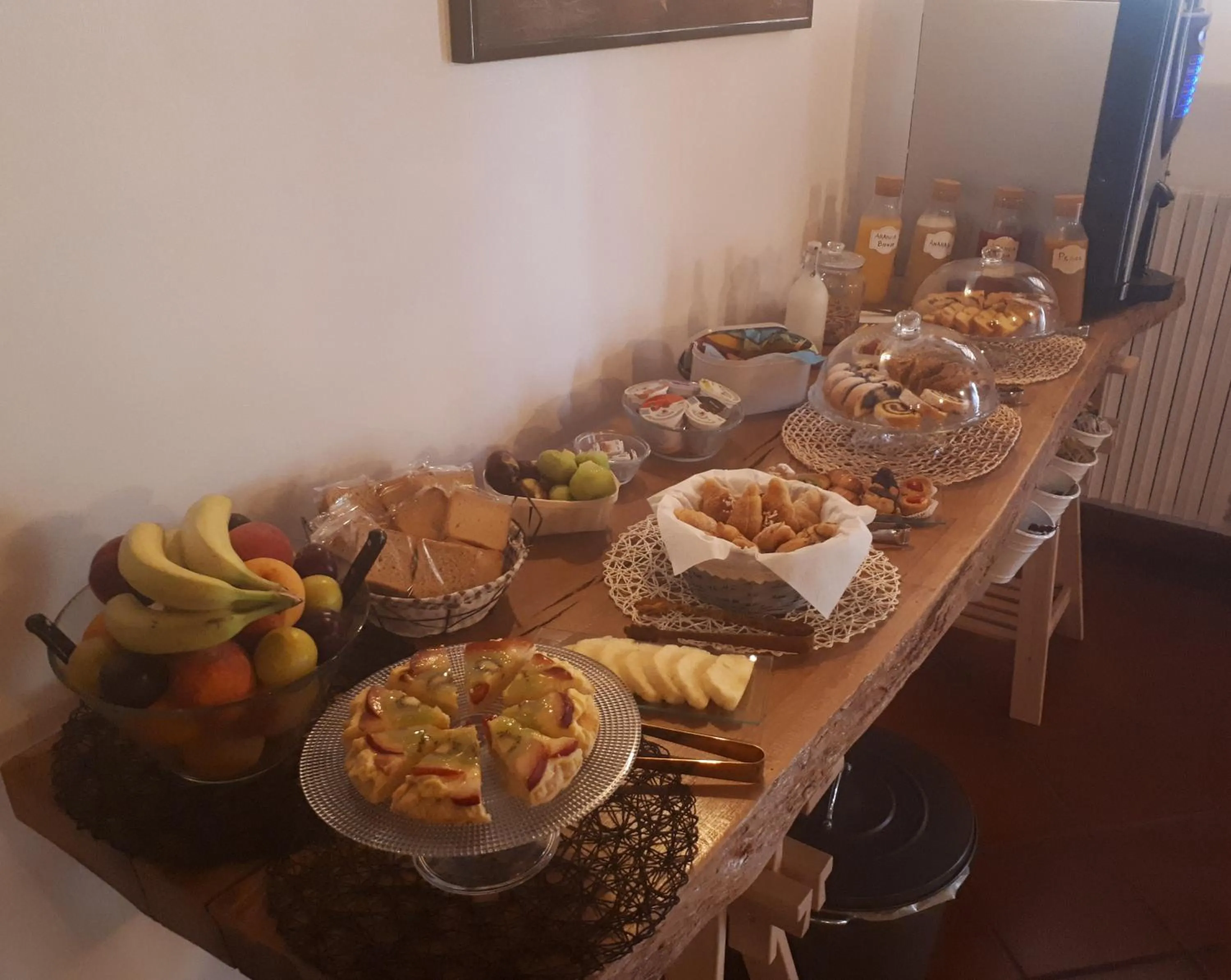 Buffet breakfast in B&B I Pini Di Storaco