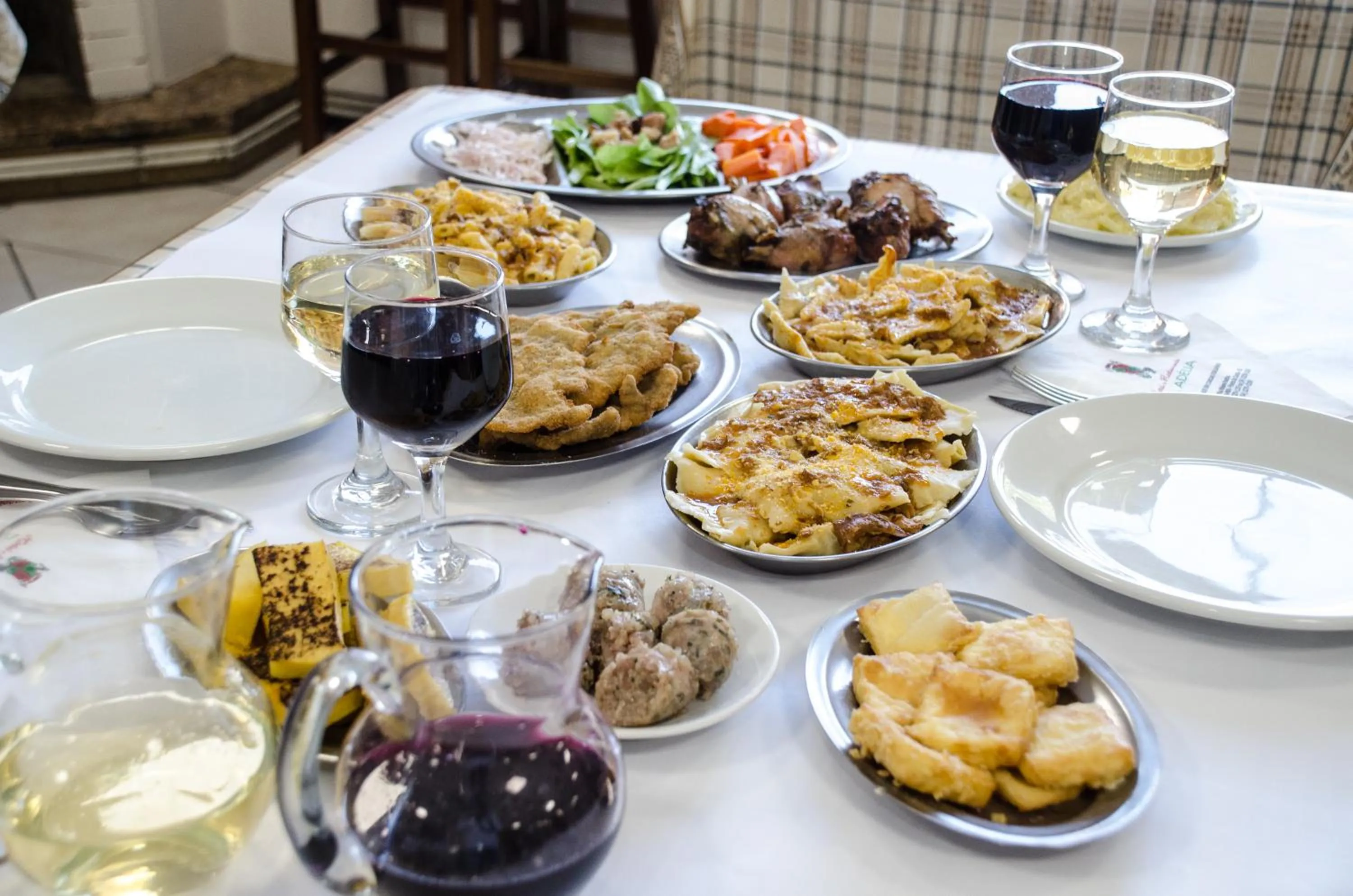 Restaurant/places to eat in Dona Adelia Hotel e Restaurante