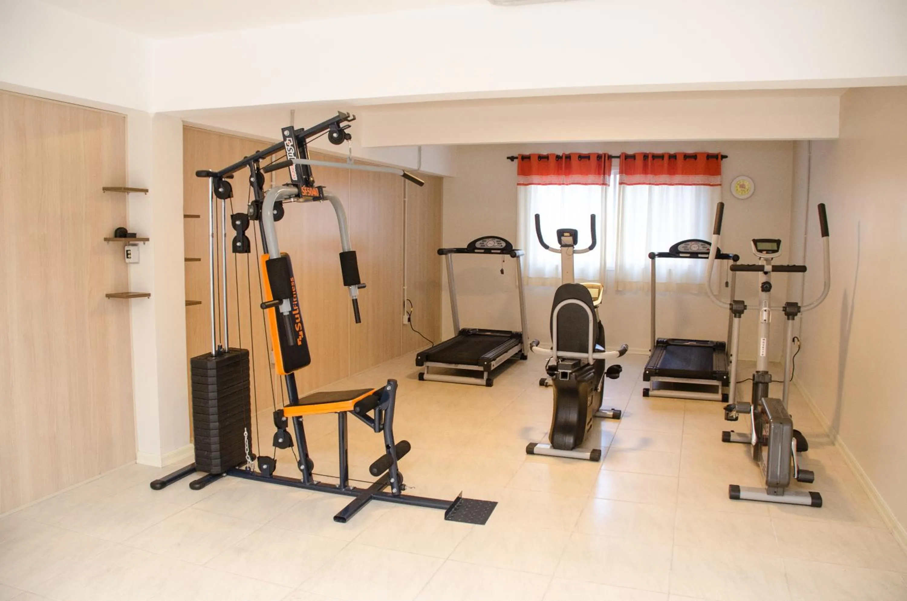Fitness centre/facilities in Dona Adelia Hotel e Restaurante