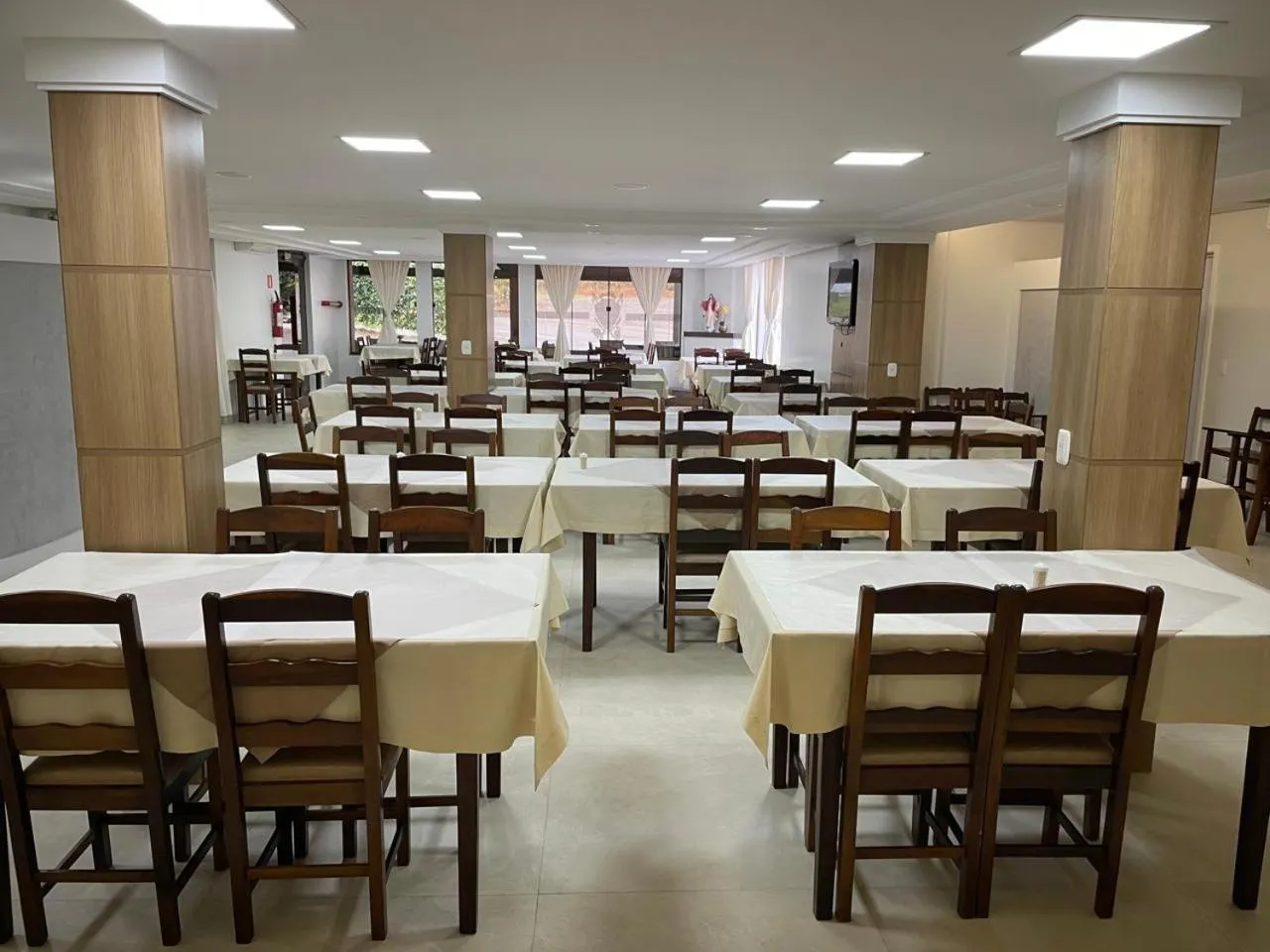 Restaurant/places to eat in Dona Adelia Hotel e Restaurante