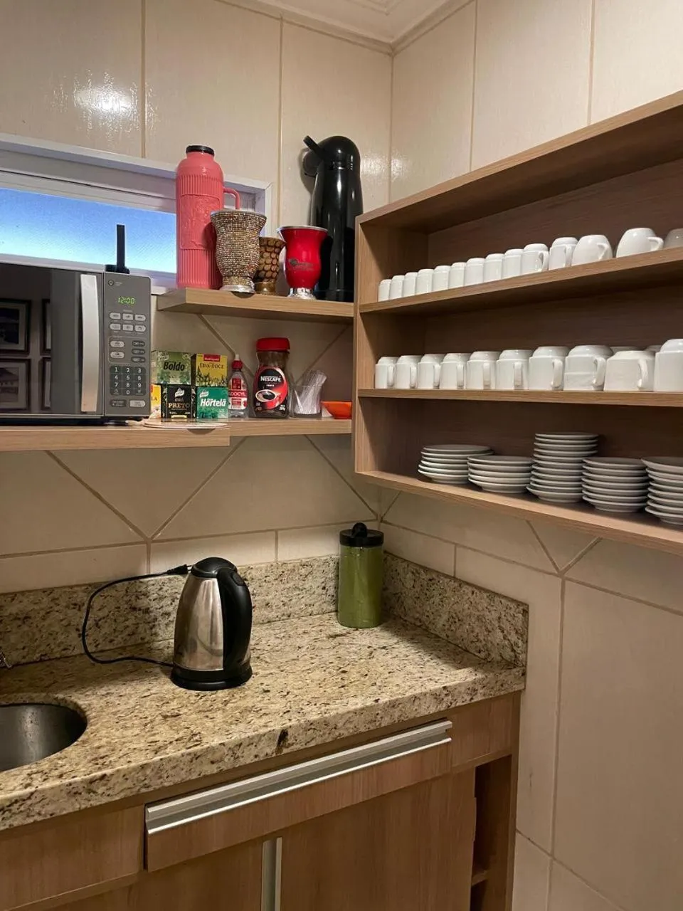 Coffee/tea facilities in Dona Adelia Hotel e Restaurante