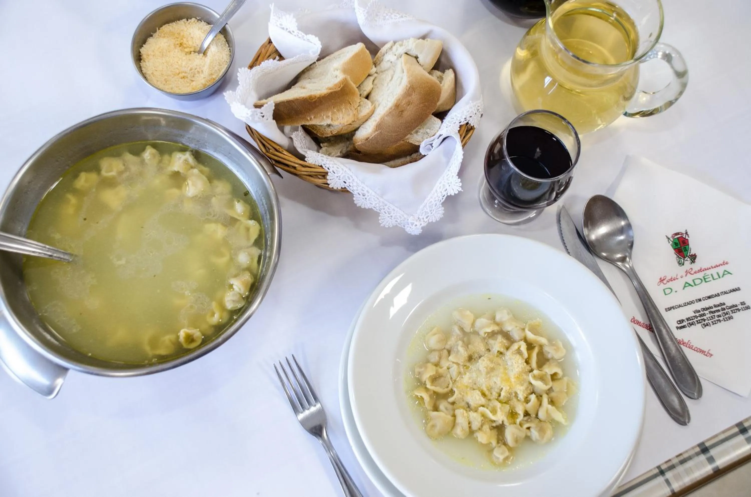 Restaurant/places to eat in Dona Adelia Hotel e Restaurante