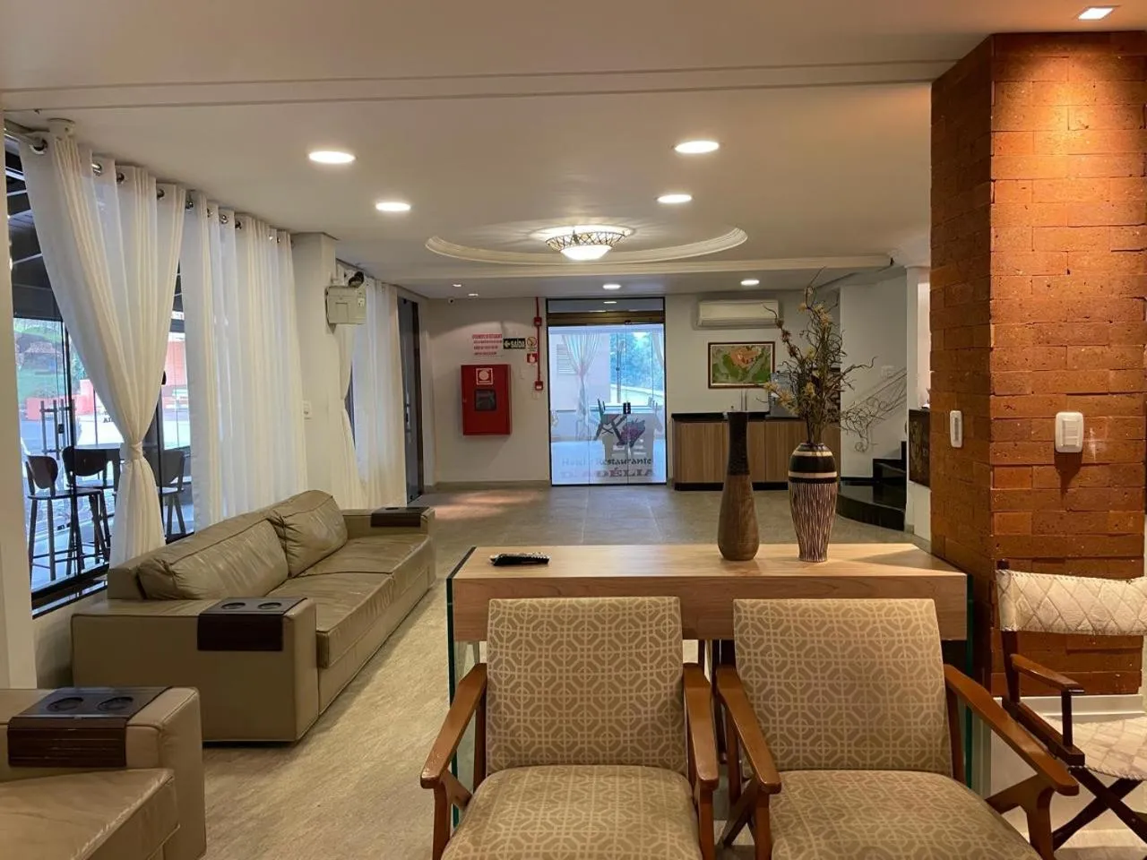 Lobby or reception in Dona Adelia Hotel e Restaurante
