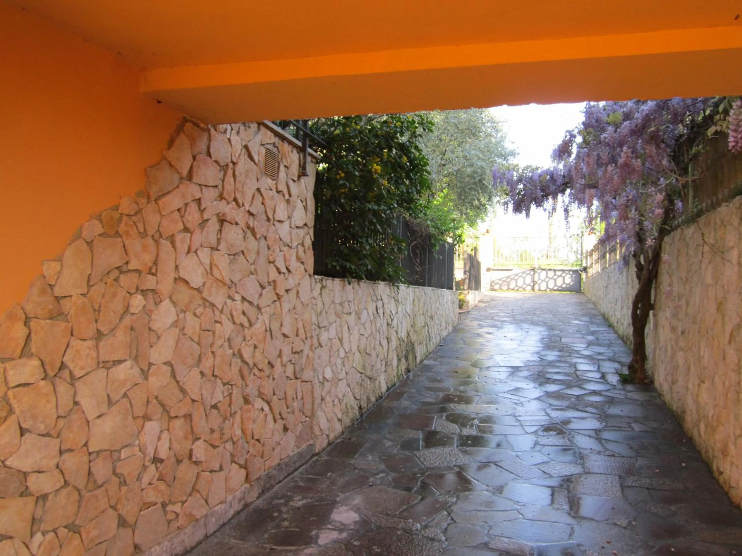 Facade/entrance in B&B Al Calcandola