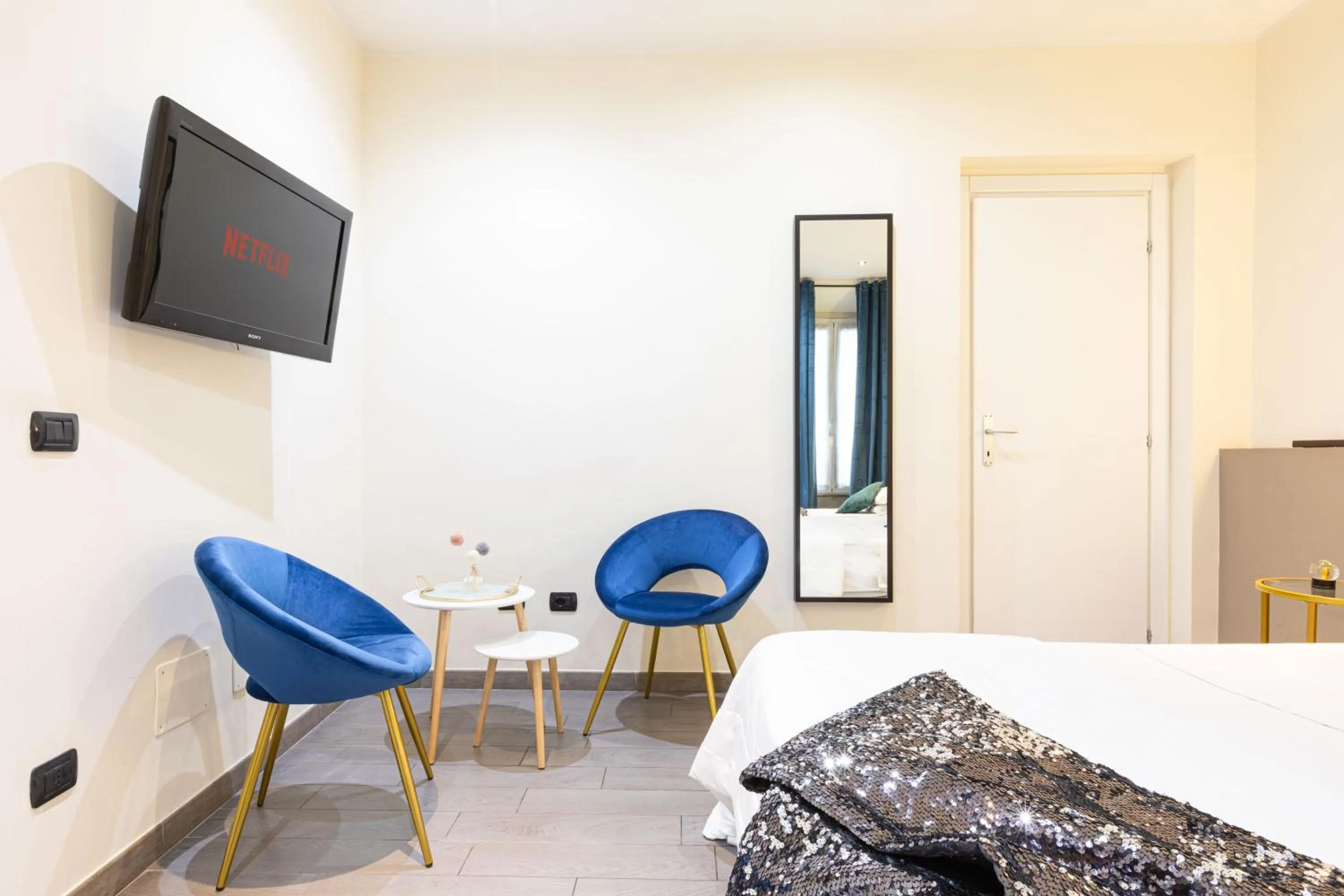 TV and multimedia, Bed in Cesar Vatican Rooms