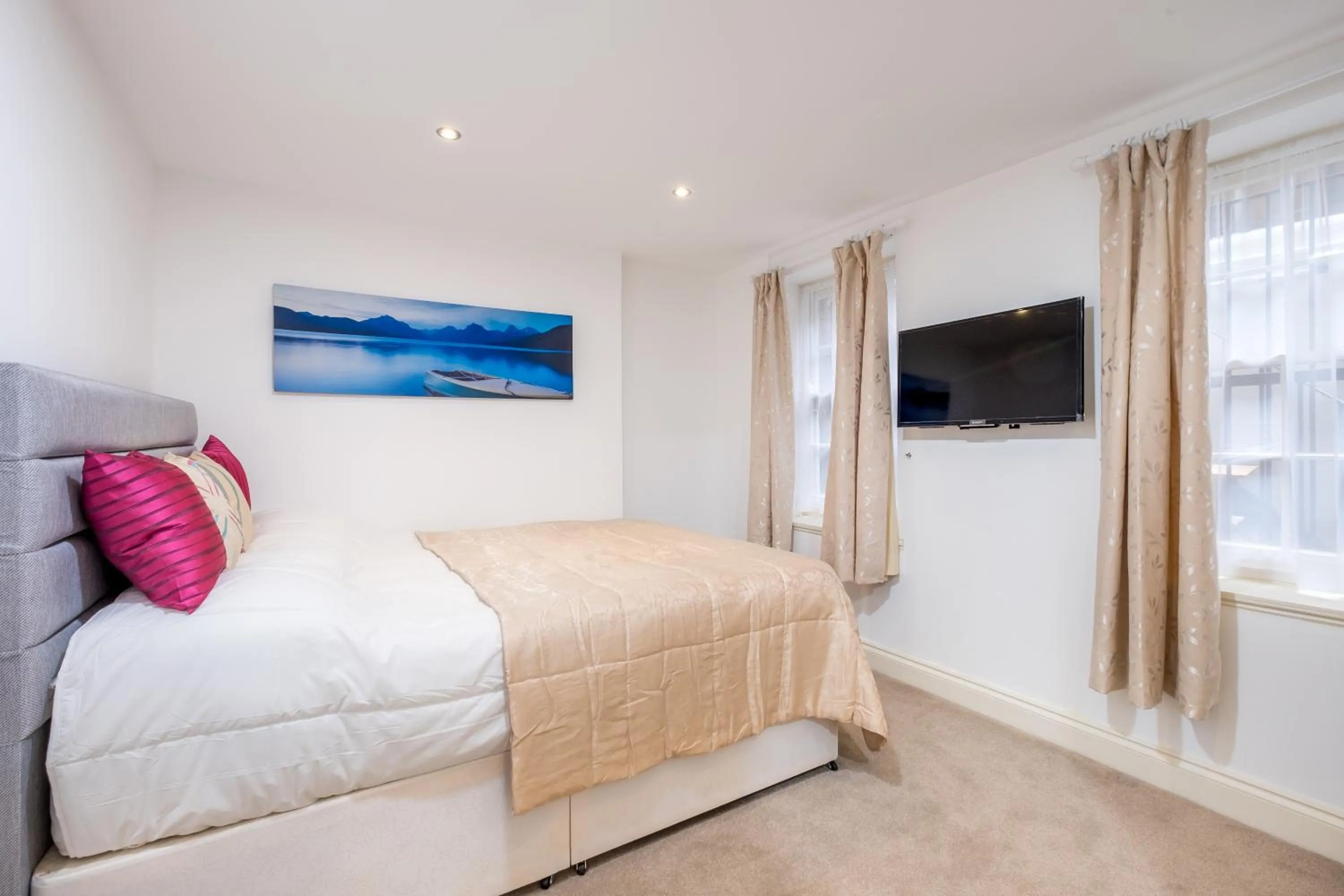 Bedroom, Bed in Marylebone Apartments