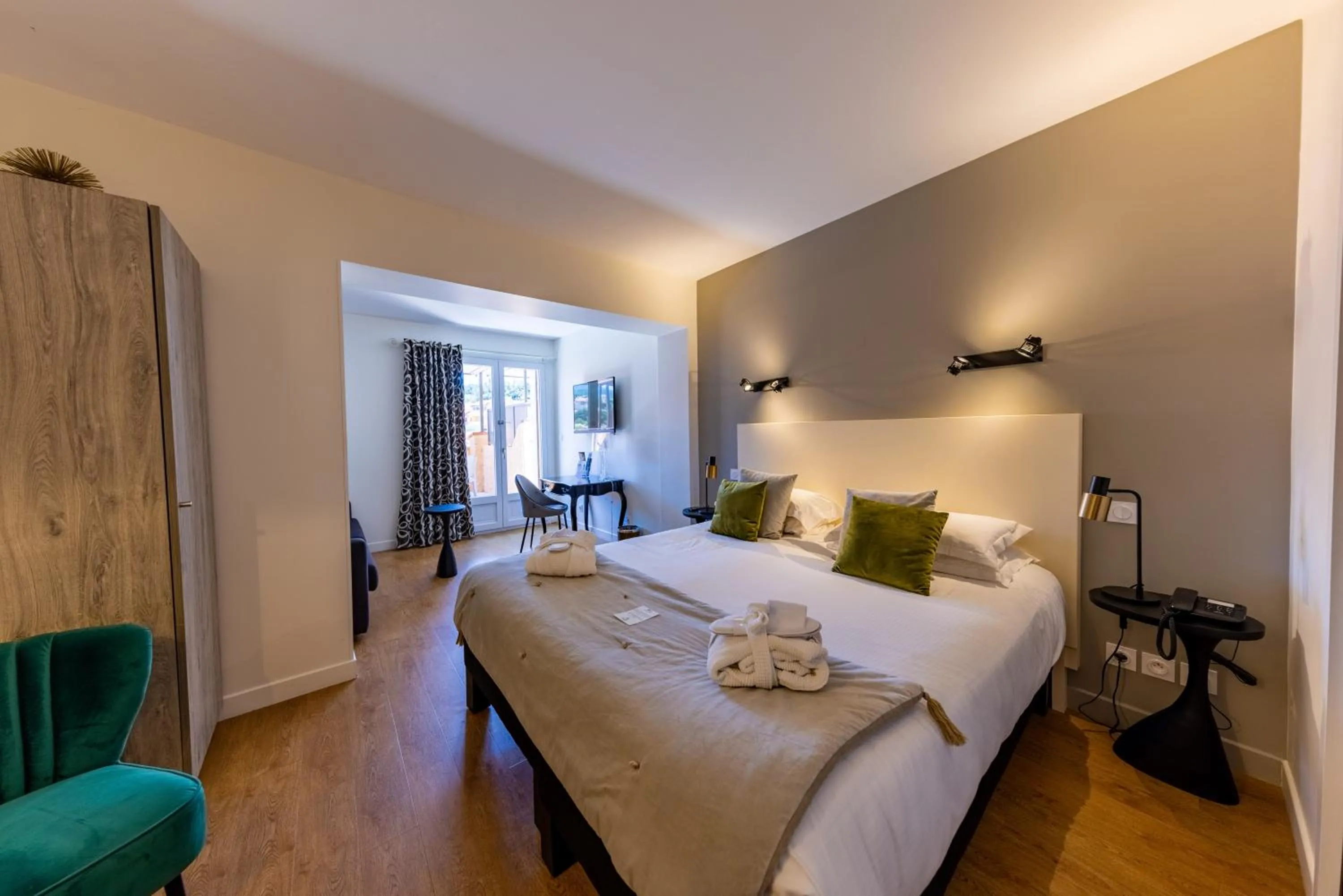 Photo of the whole room, Bed in Le Madeloc Hôtel & Spa