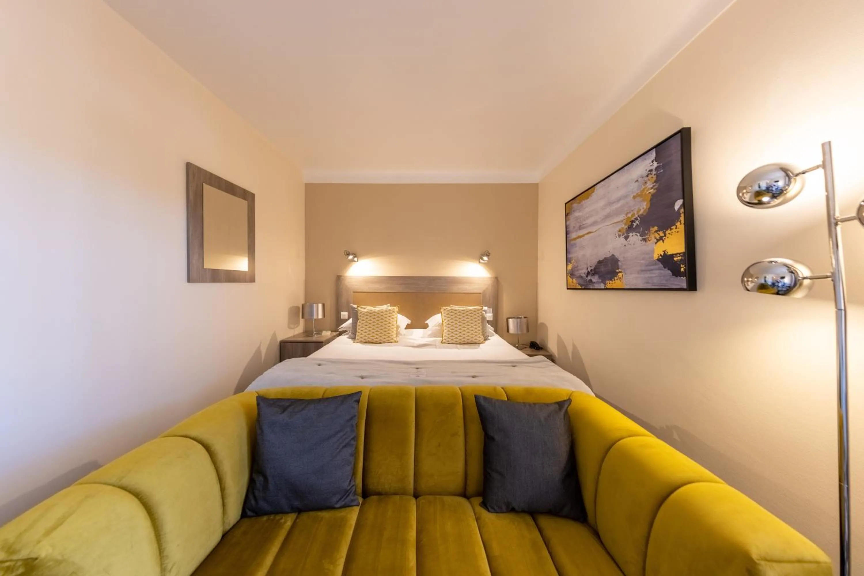 Photo of the whole room, Bed in Hôtel & Spa Le Madeloc - Collioure Centre