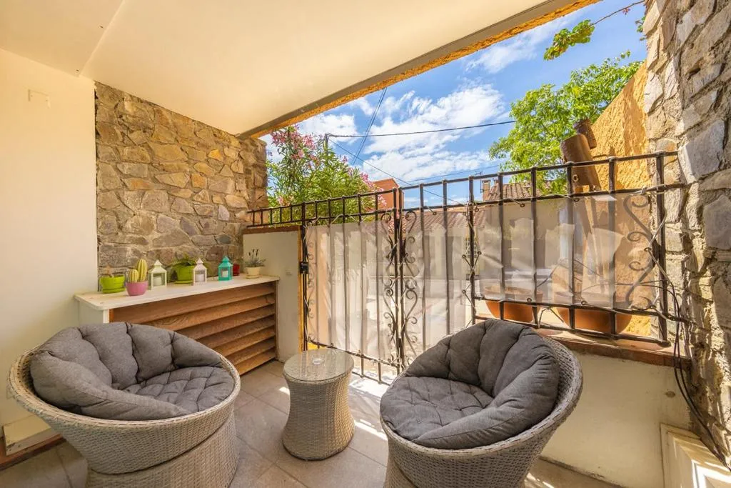 Patio in Le Madeloc Hôtel & Spa