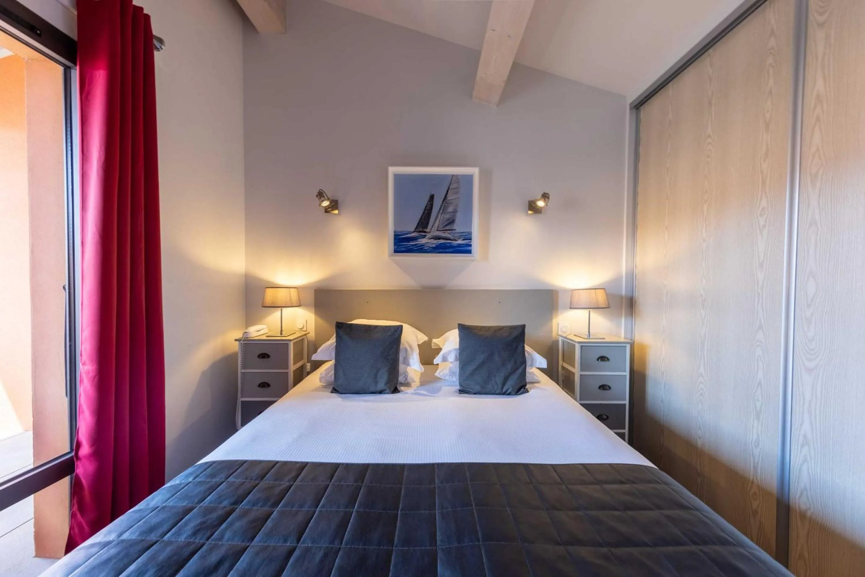 Bed in Hôtel & Spa Le Madeloc - Collioure Centre