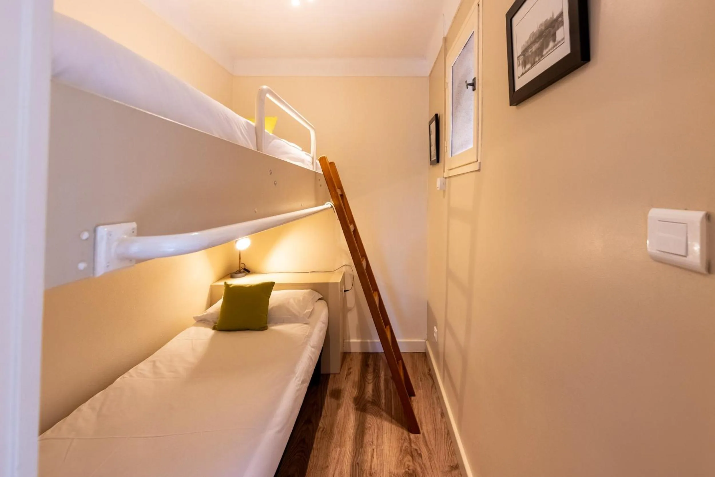 bunk bed, Bed in Hôtel & Spa Le Madeloc - Collioure Centre