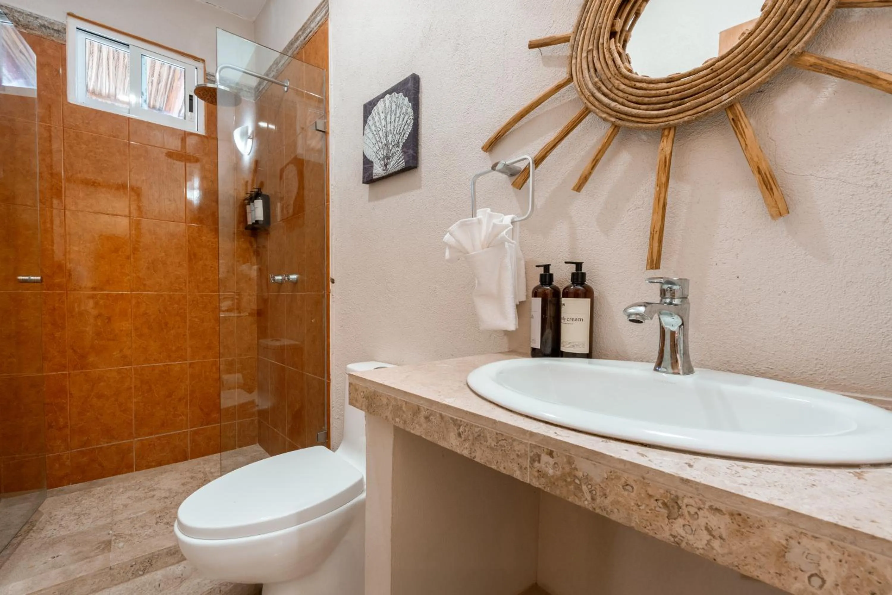 Bathroom in Rojo Manglar Acapulco