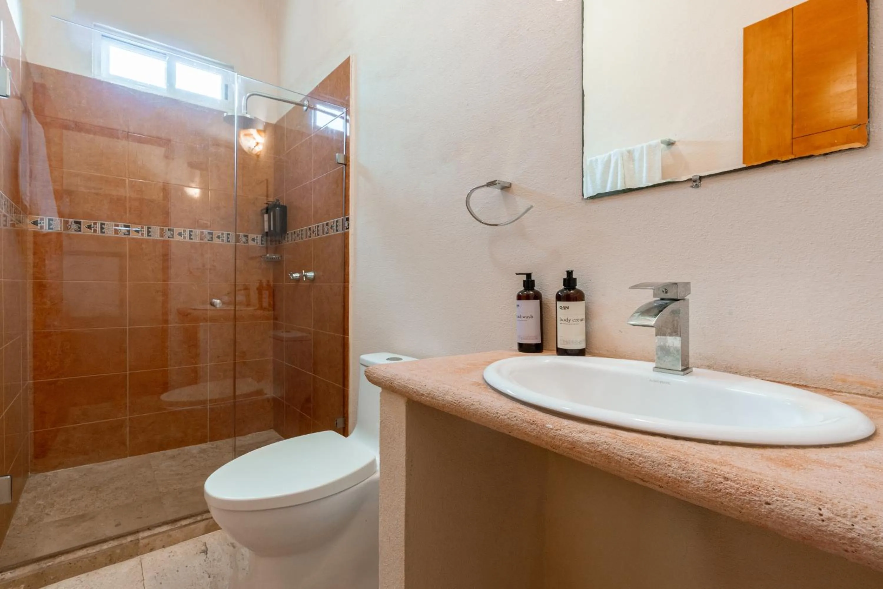 Shower in Rojo Manglar Acapulco