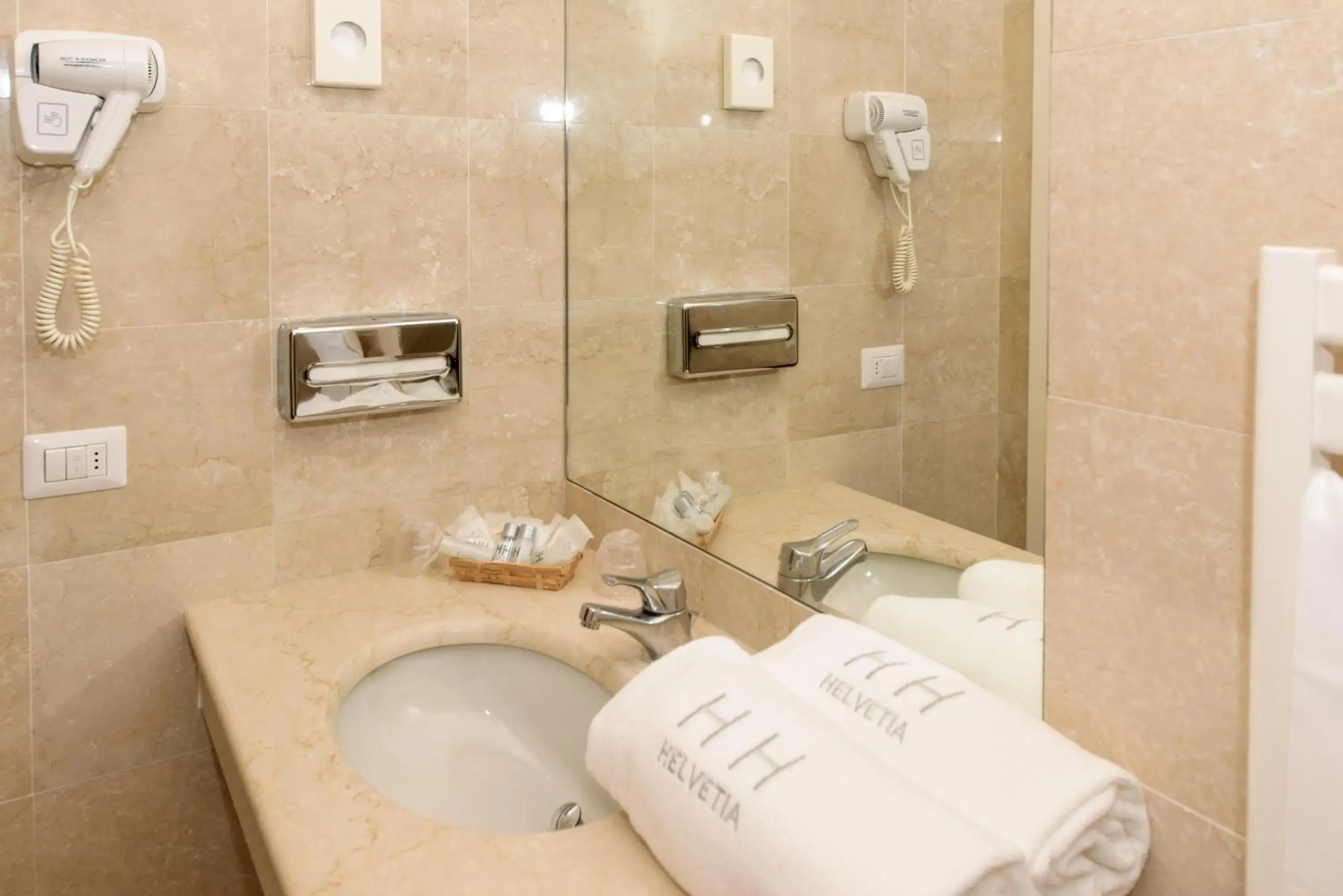 Double or Twin Room with Garden View in Hotel Helvetia Double or Twin Room with Garden View in Hotel Helvetia
