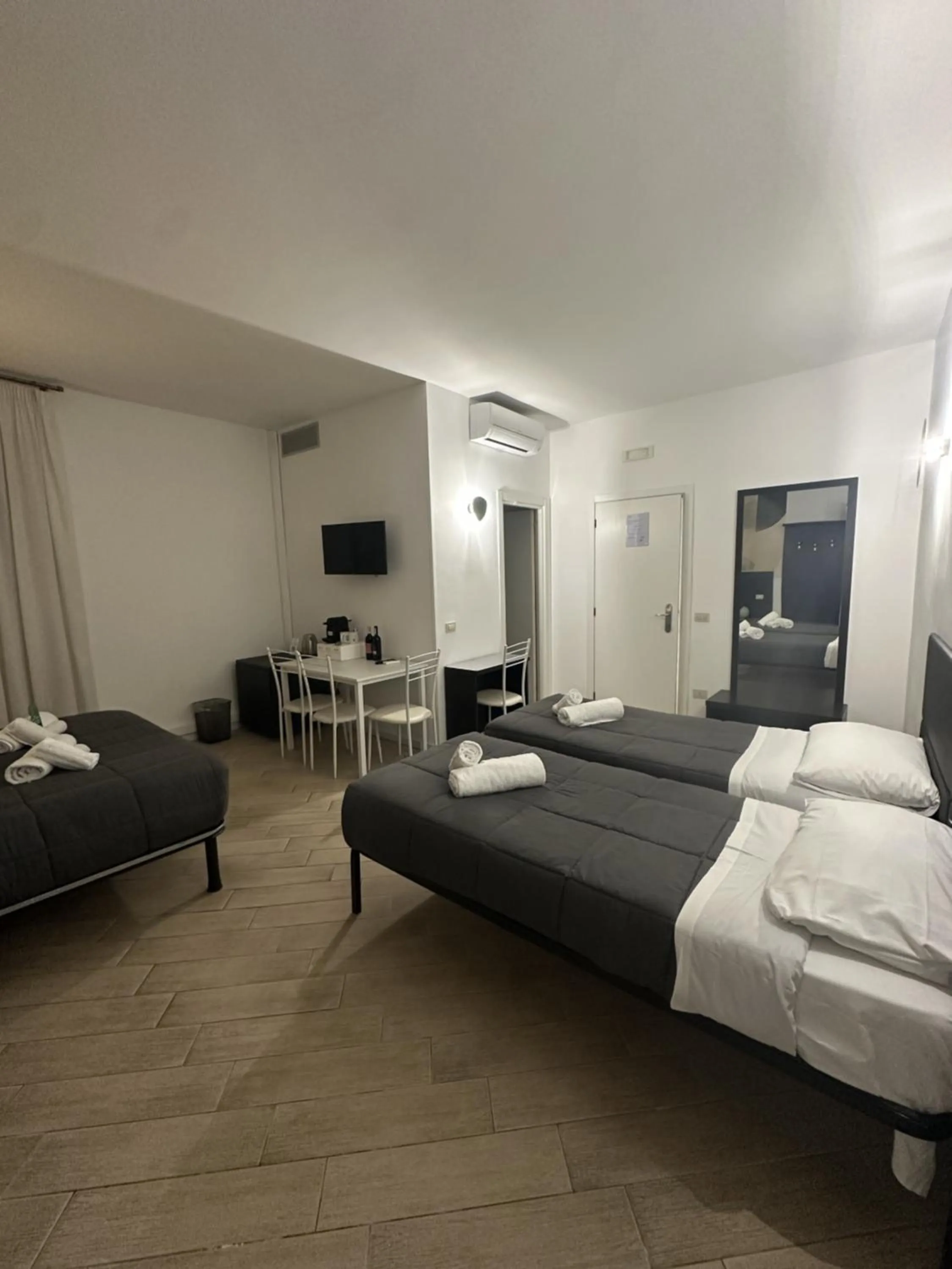 Bedroom, Bed in B&B A Picture of Rome