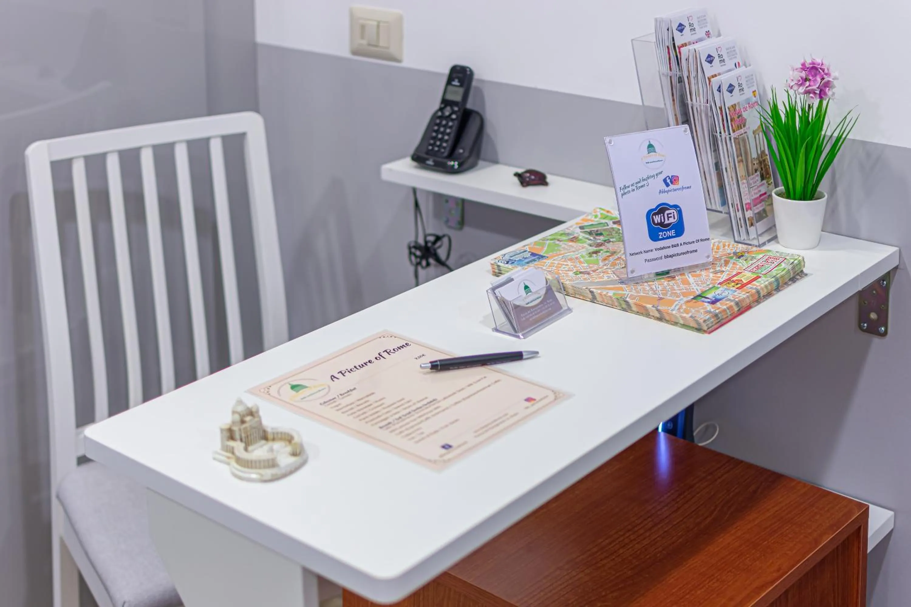 Lobby or reception in B&B A Picture of Rome