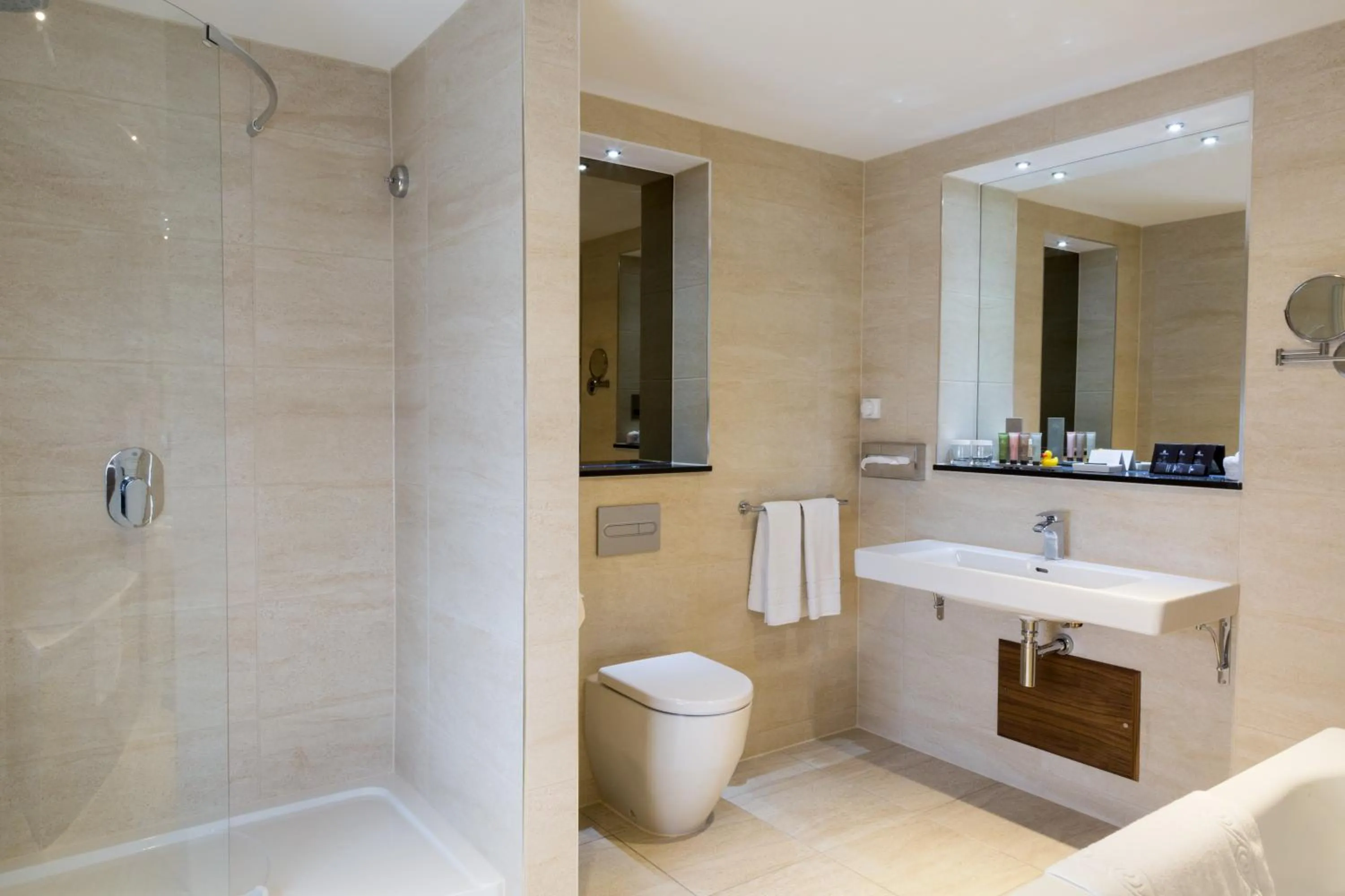 Bathroom in Oakley Hall Hotel