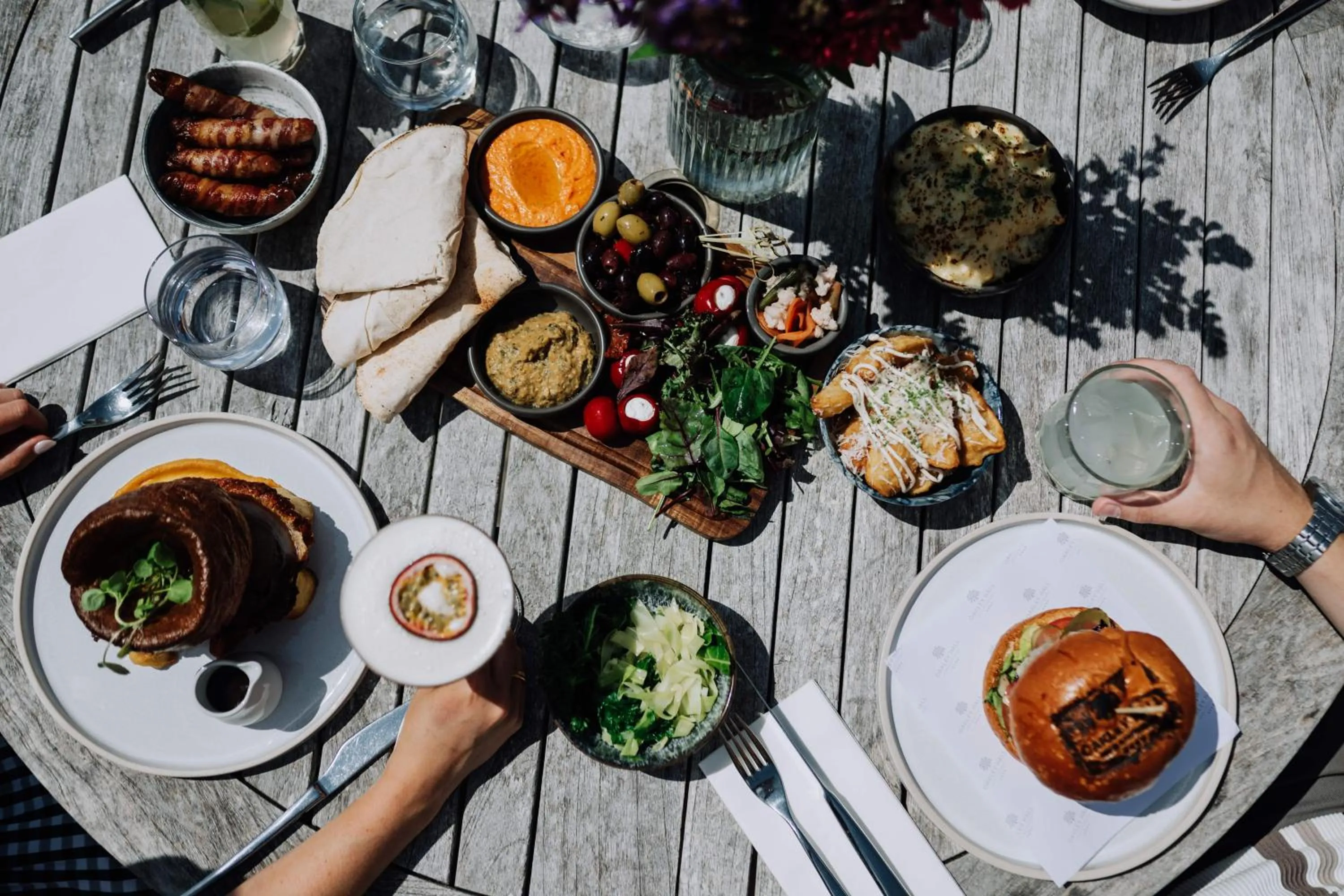 Restaurant/places to eat in Oakley Hall Hotel