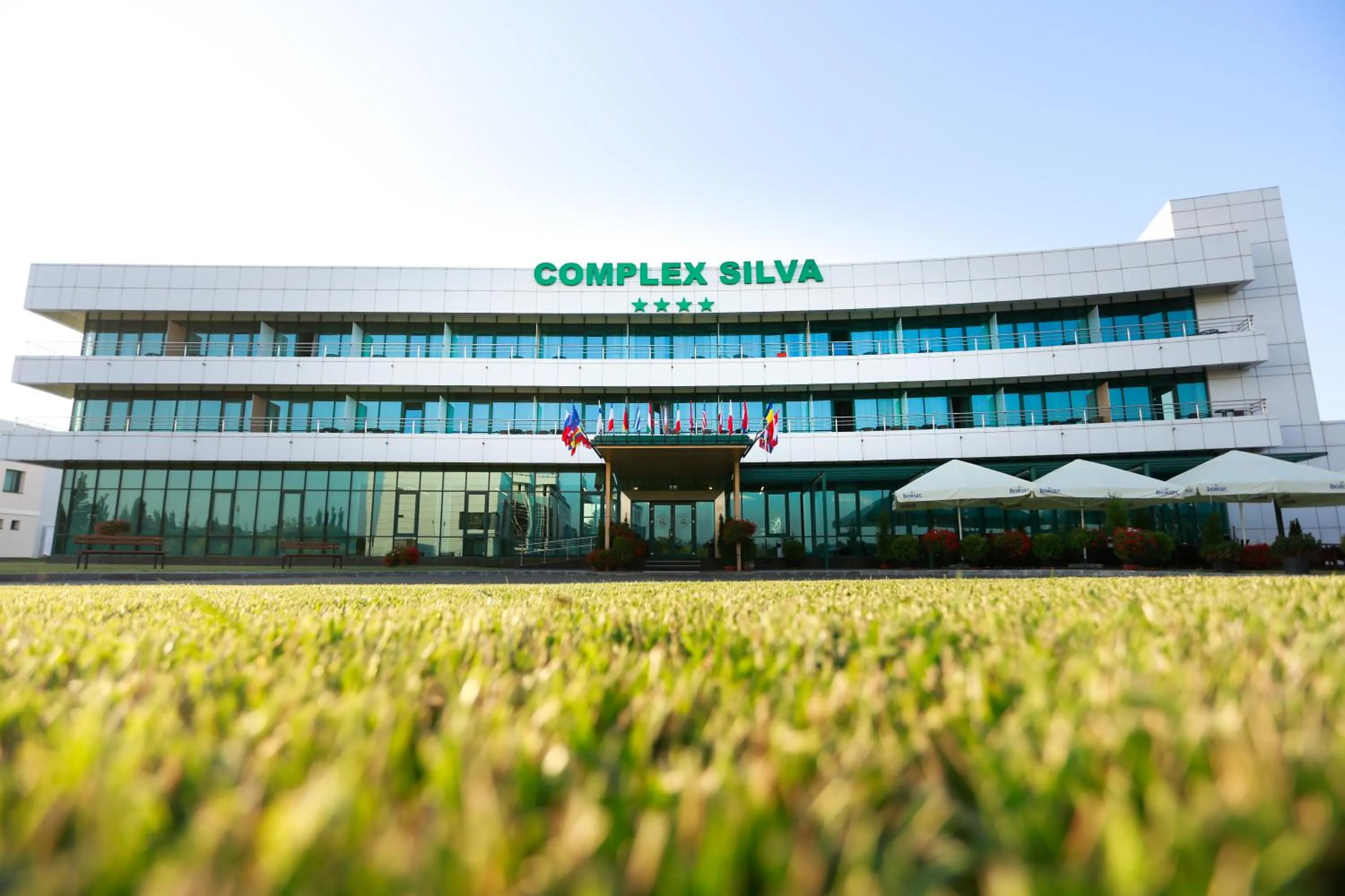 Facade/entrance in Complex Silva