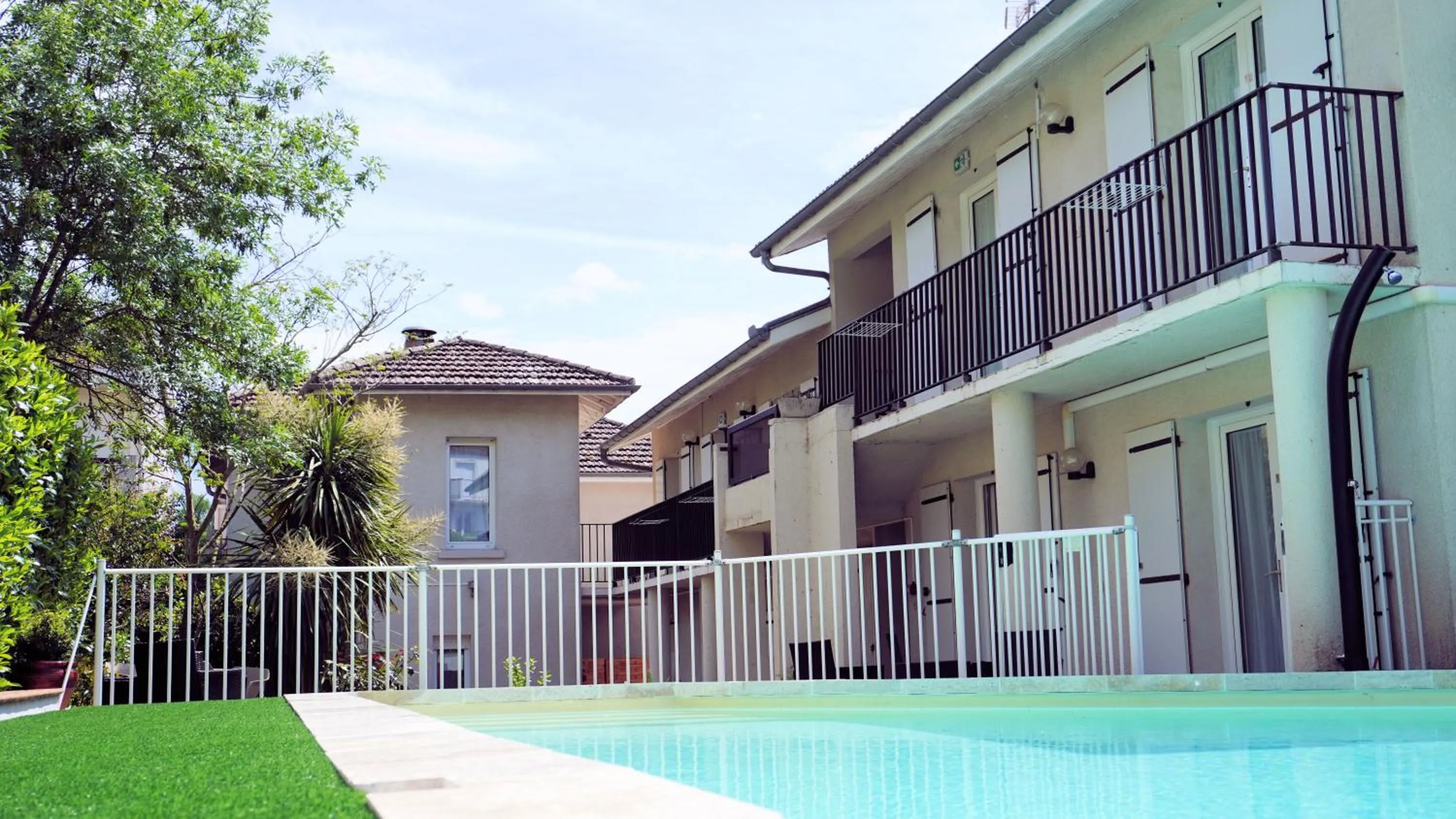 Property building in Aubergade