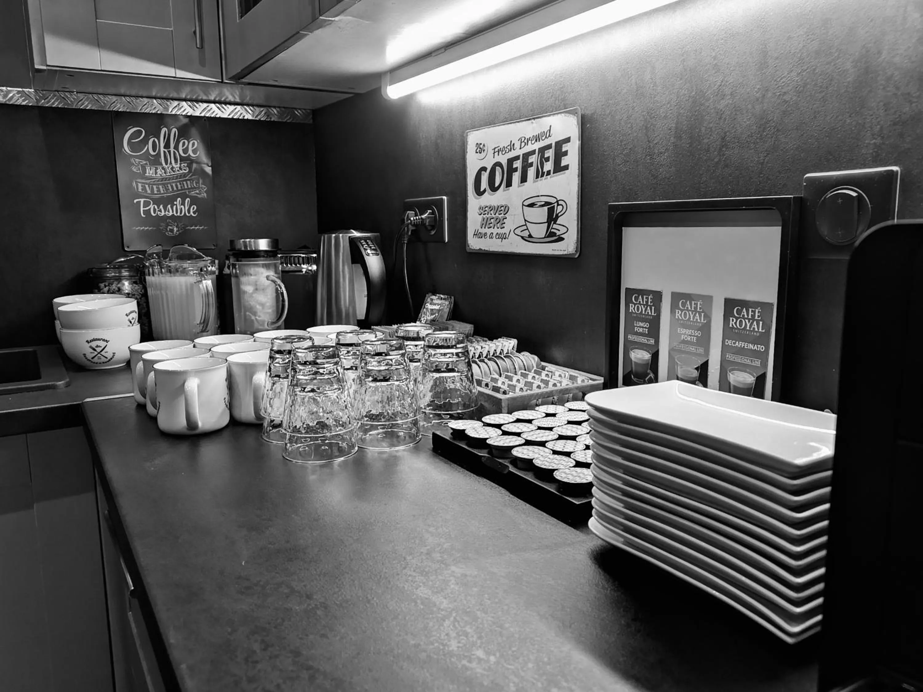 Buffet breakfast in L'ETAP'CORTELINE