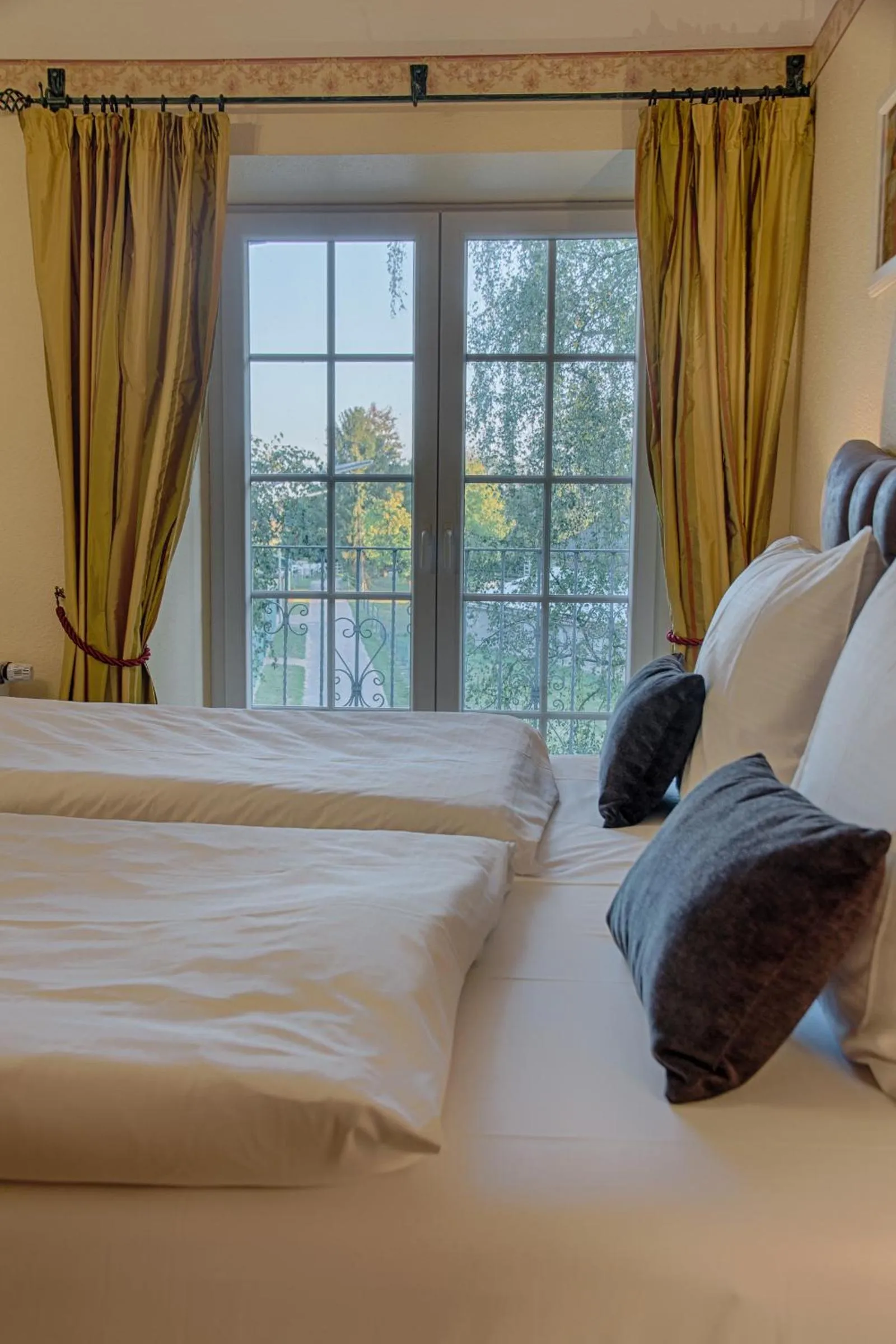 Photo of the whole room, Bed in Landhaus Göddertzhof