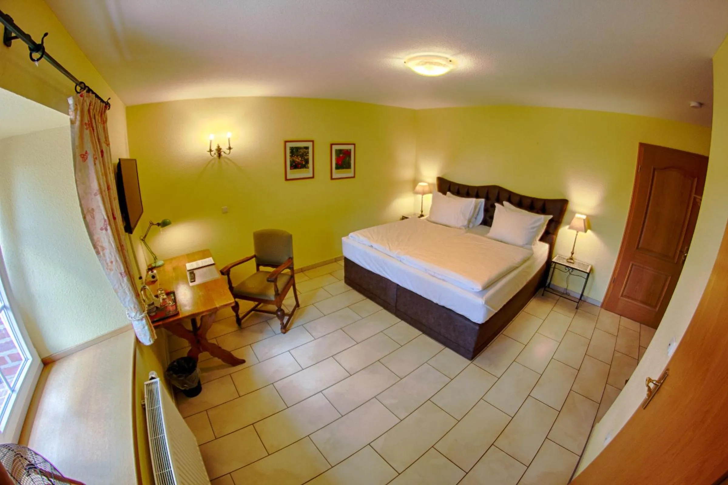 Photo of the whole room, Bed in Landhaus Göddertzhof