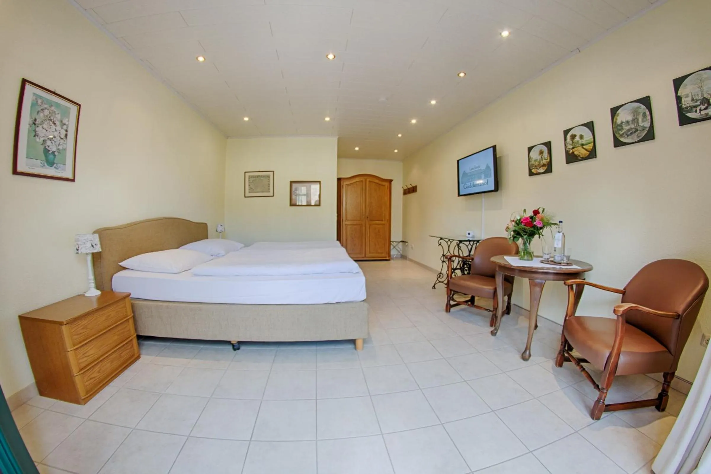 Photo of the whole room, Bed in Landhaus Göddertzhof