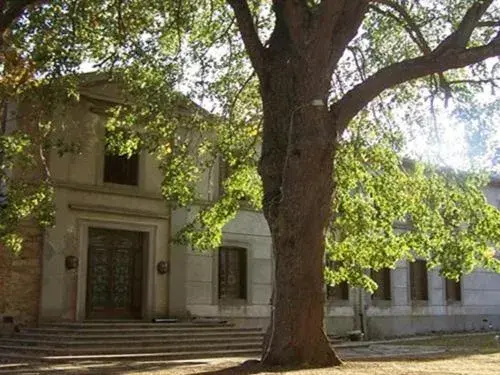 Property building in APOSTROPHE Chambres d'Hôtes Property building in APOSTROPHE Chambres d'Hôtes